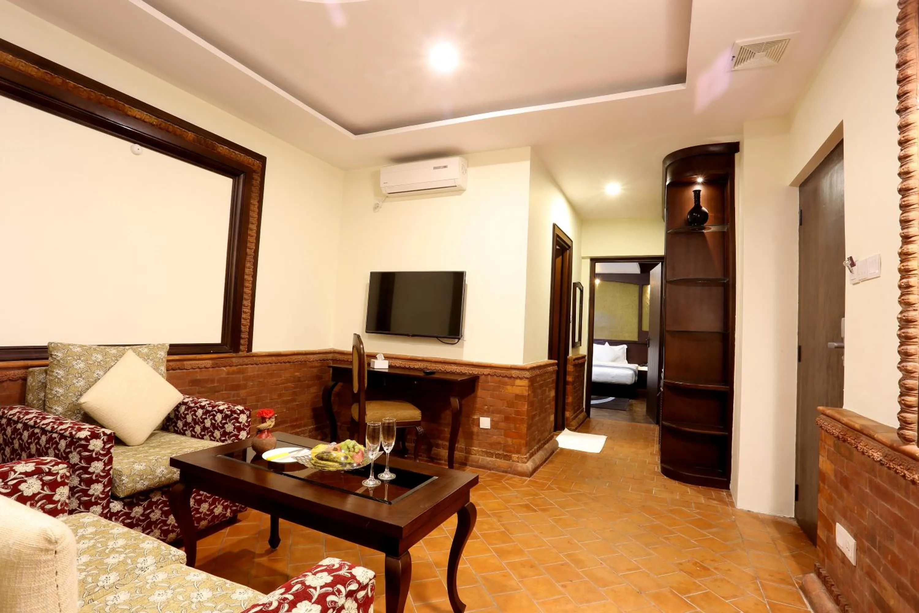 TV and multimedia in Dahlia Boutique Hotel