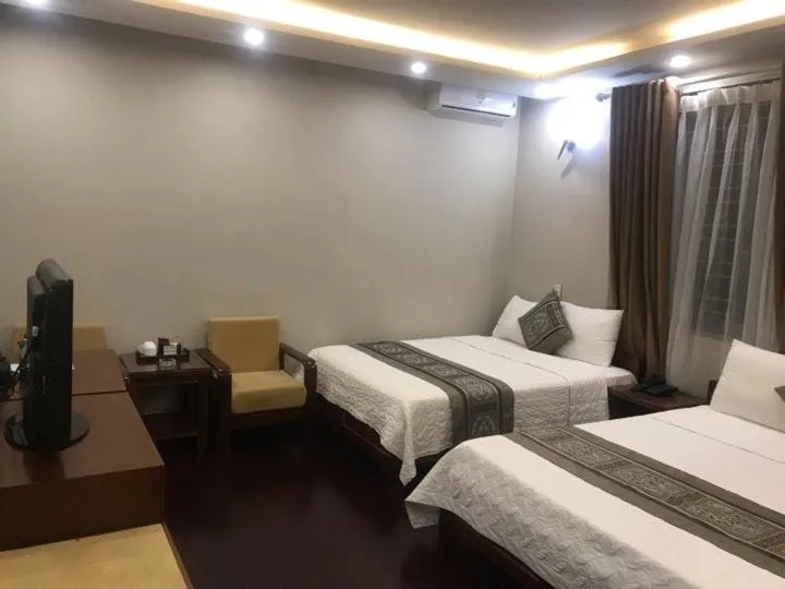 Photo of the whole room, Bed in Holiday Hotel