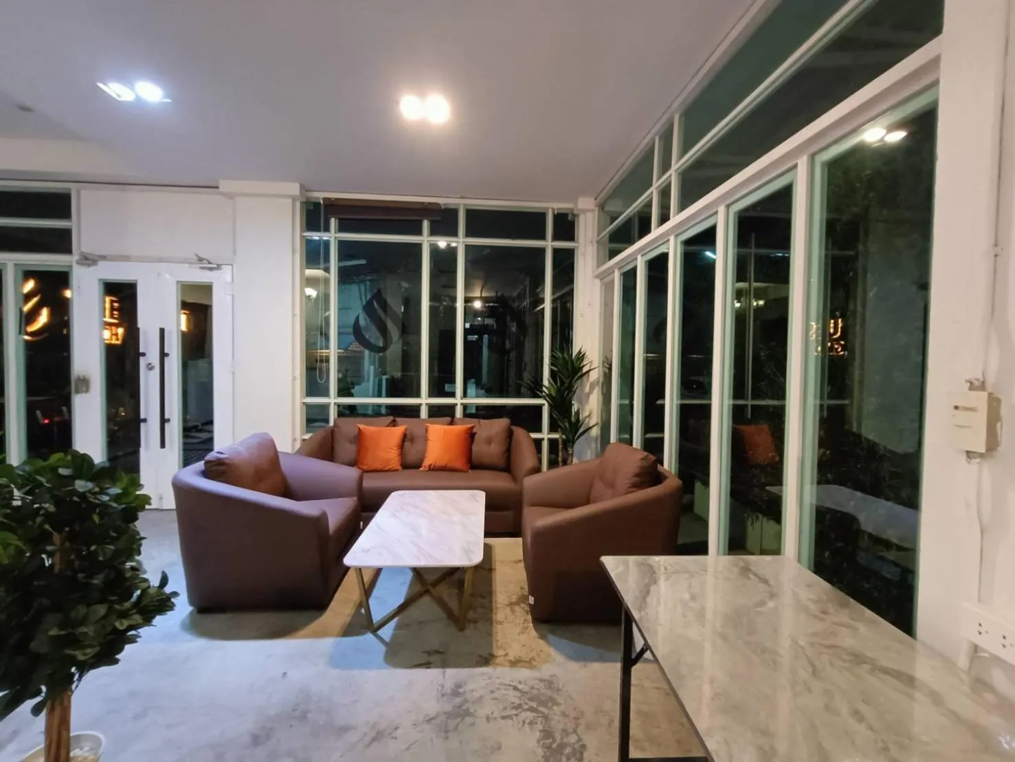 Night in The Guest Chang Moi Boutique Hotel