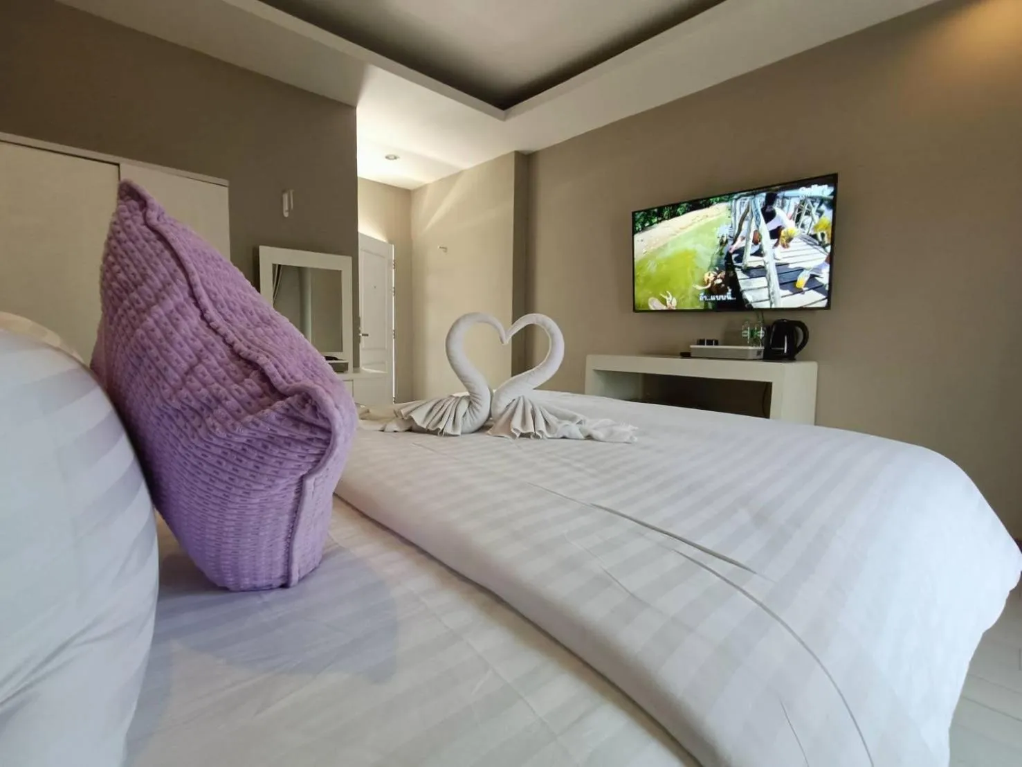 Bed in The Guest Chang Moi Boutique Hotel