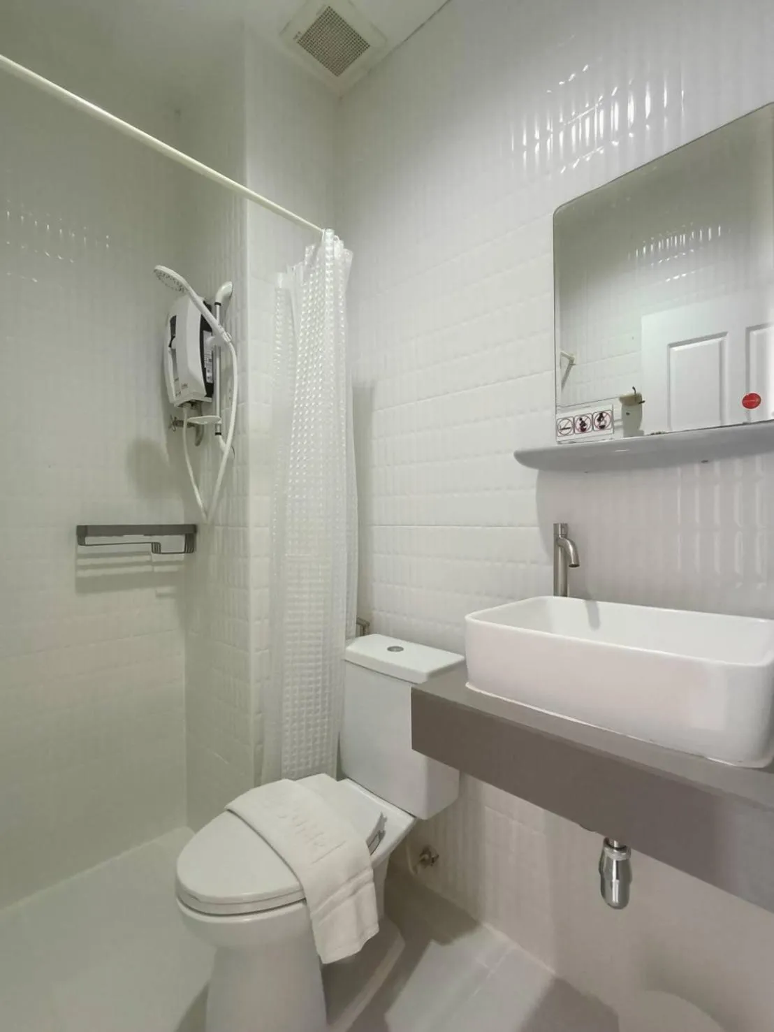 Shower in The Guest Chang Moi Boutique Hotel