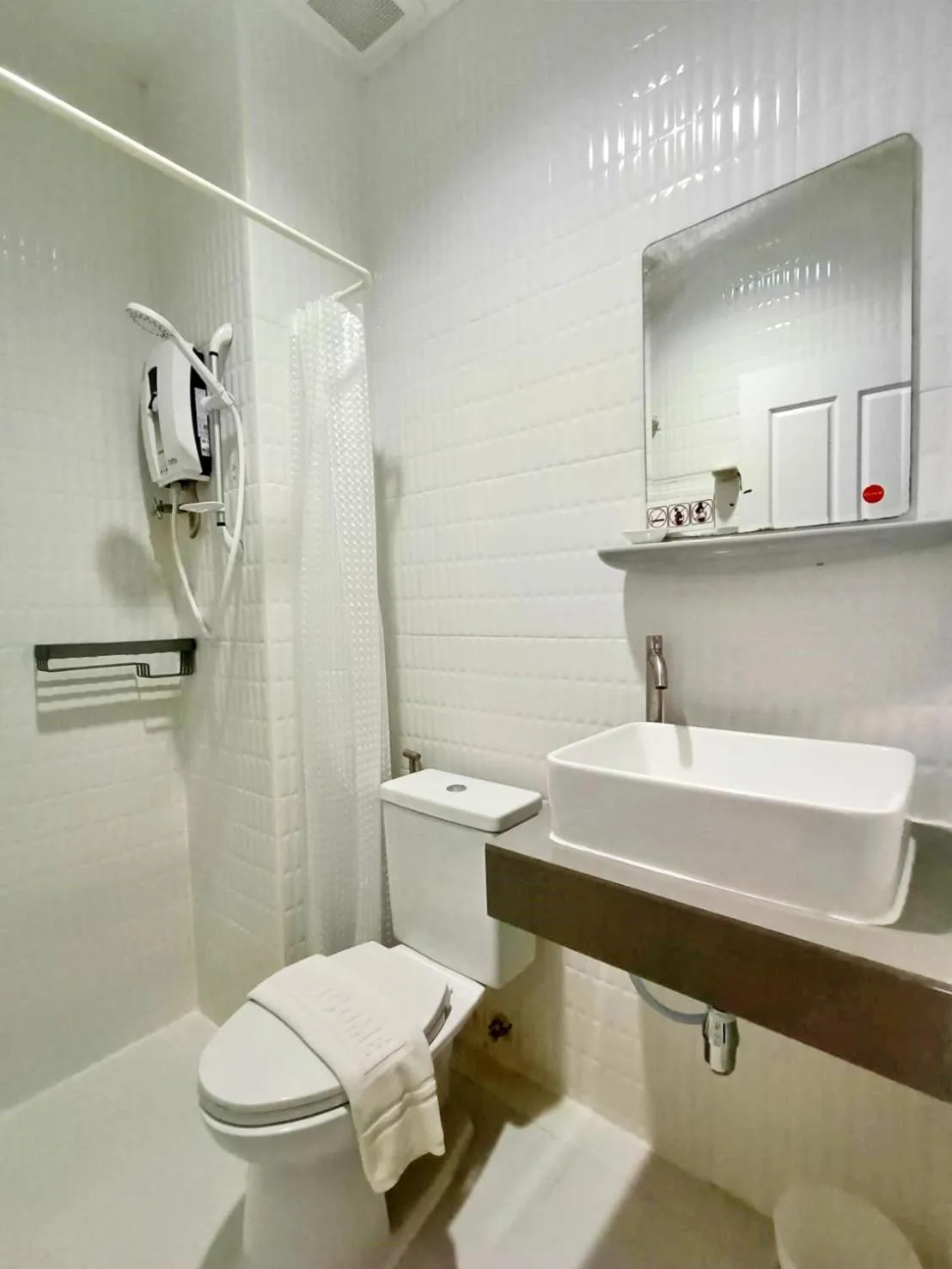 Toilet in The Guest Chang Moi Boutique Hotel