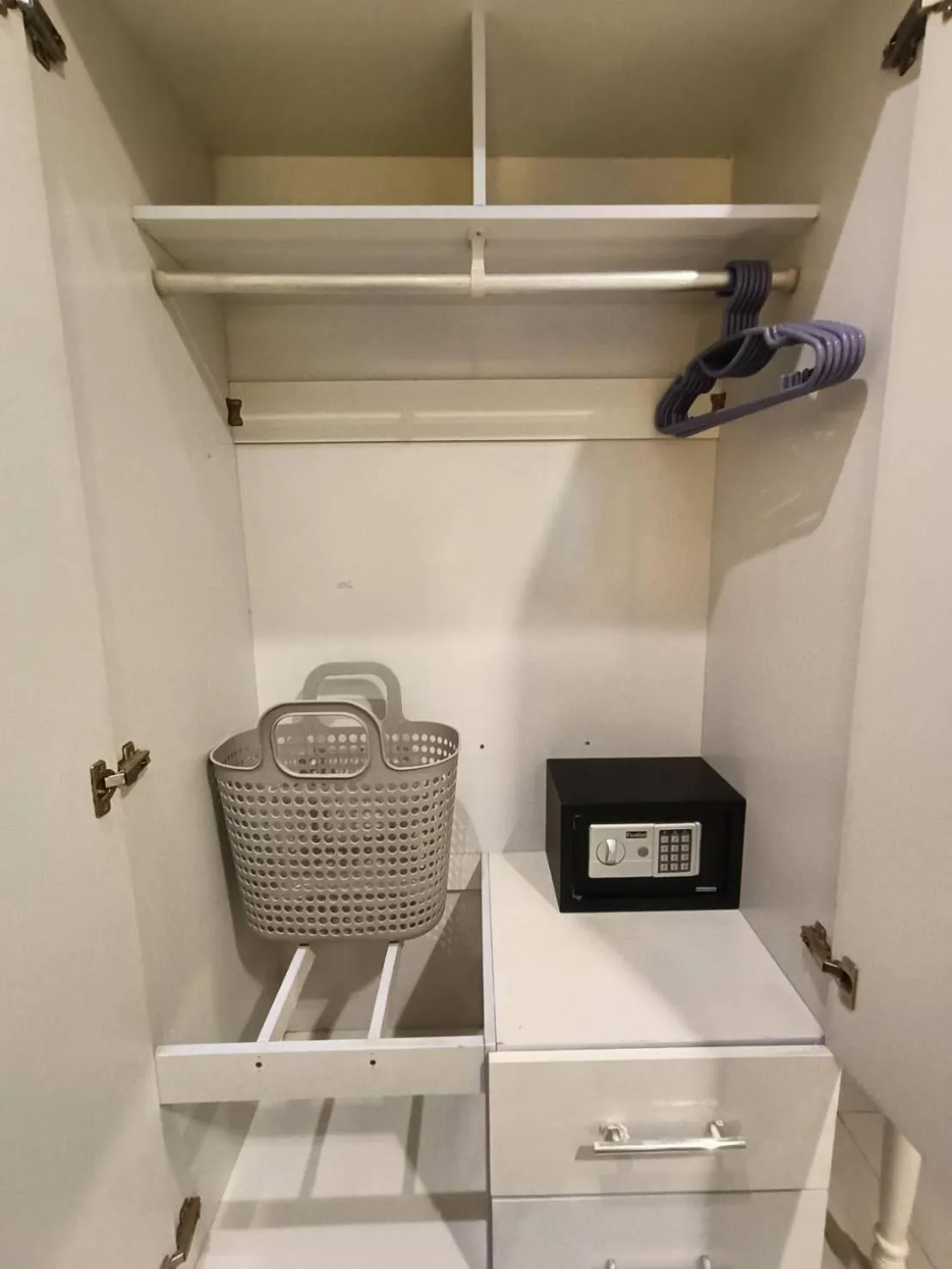 safe in The Guest Chang Moi Boutique Hotel