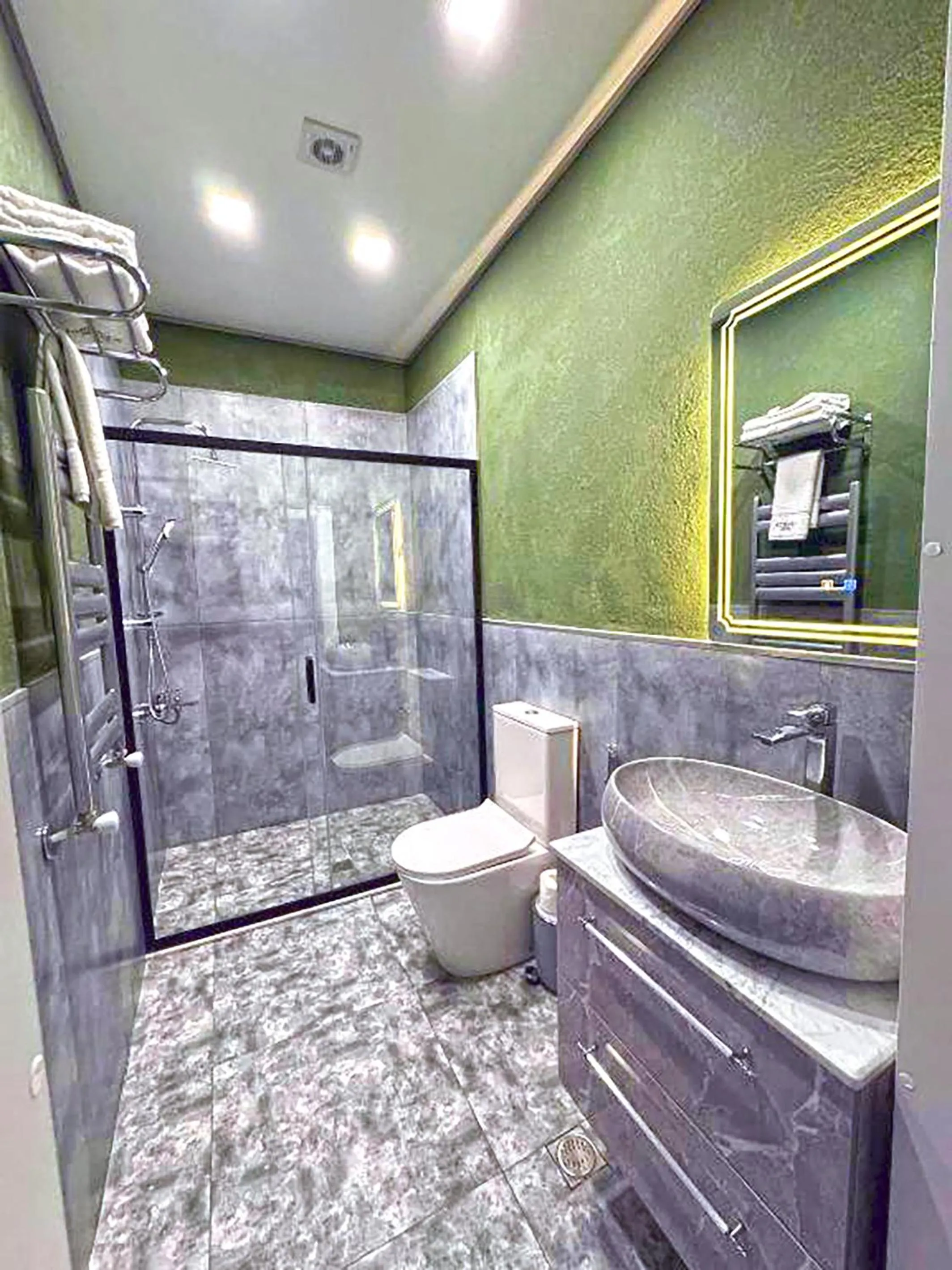 Shower in Liberta Baku City Center