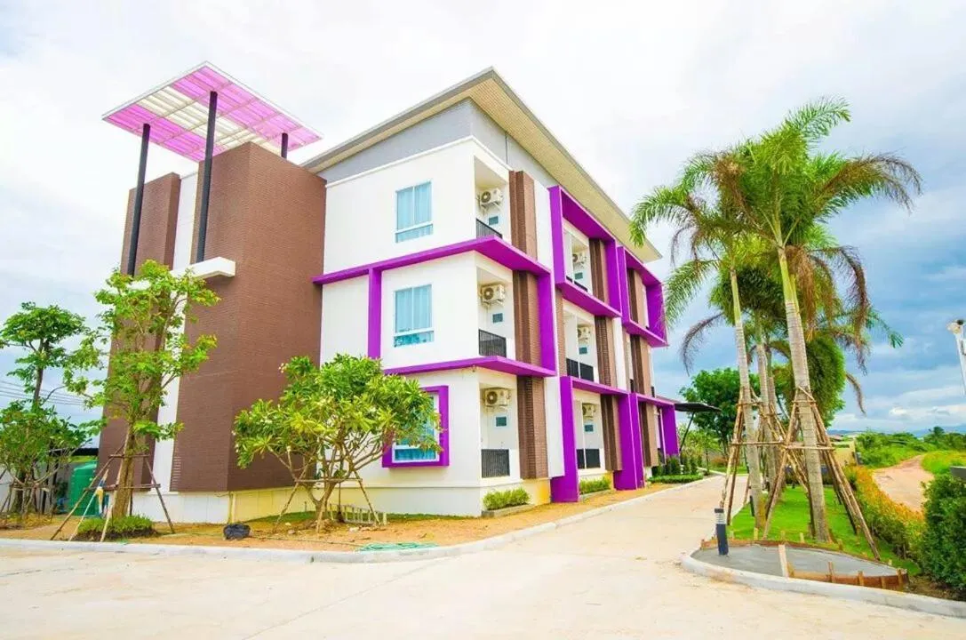 Facade/entrance in FIG Boutique Hotel