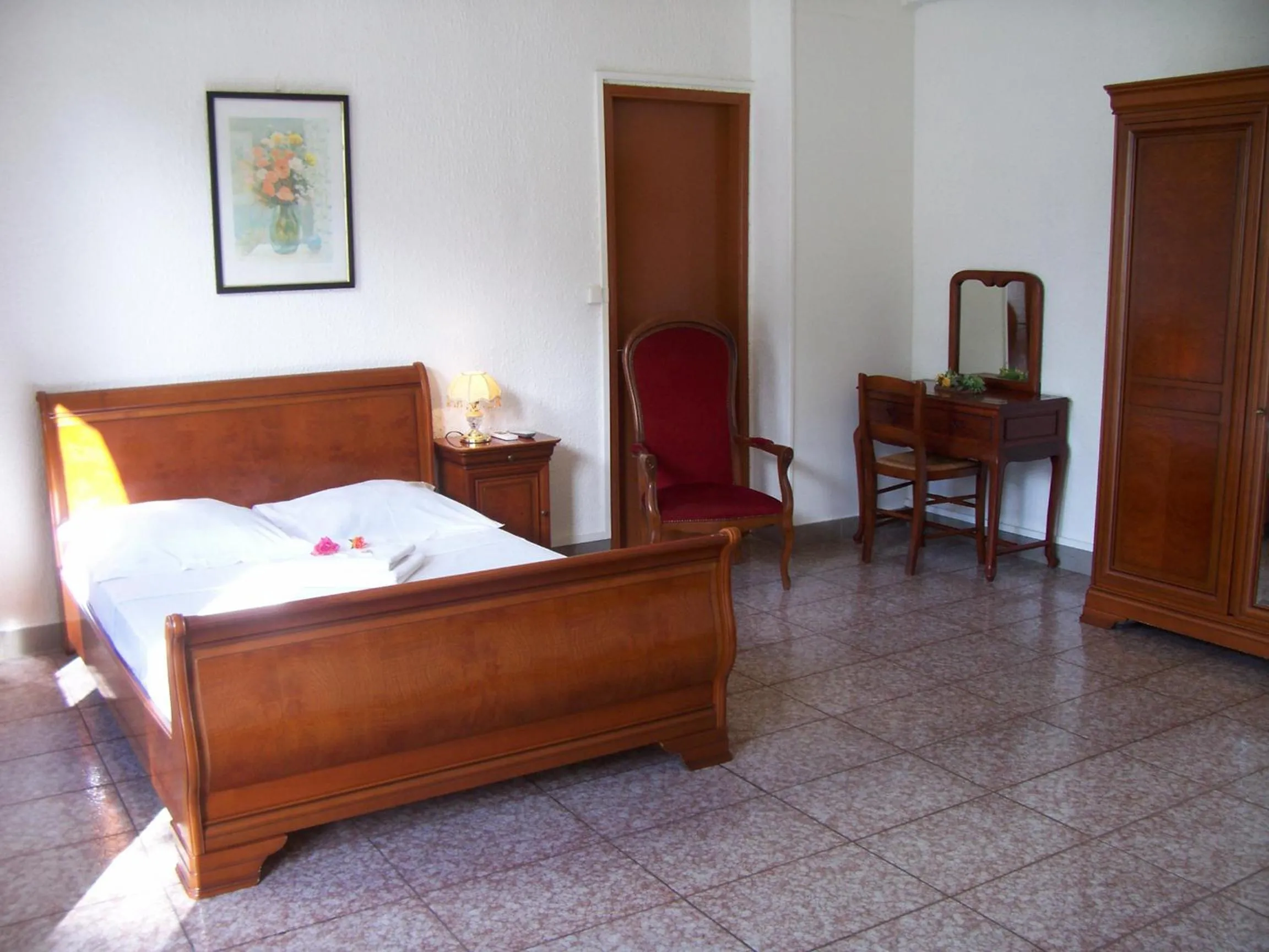 Bed in Hôtel Le Nathania