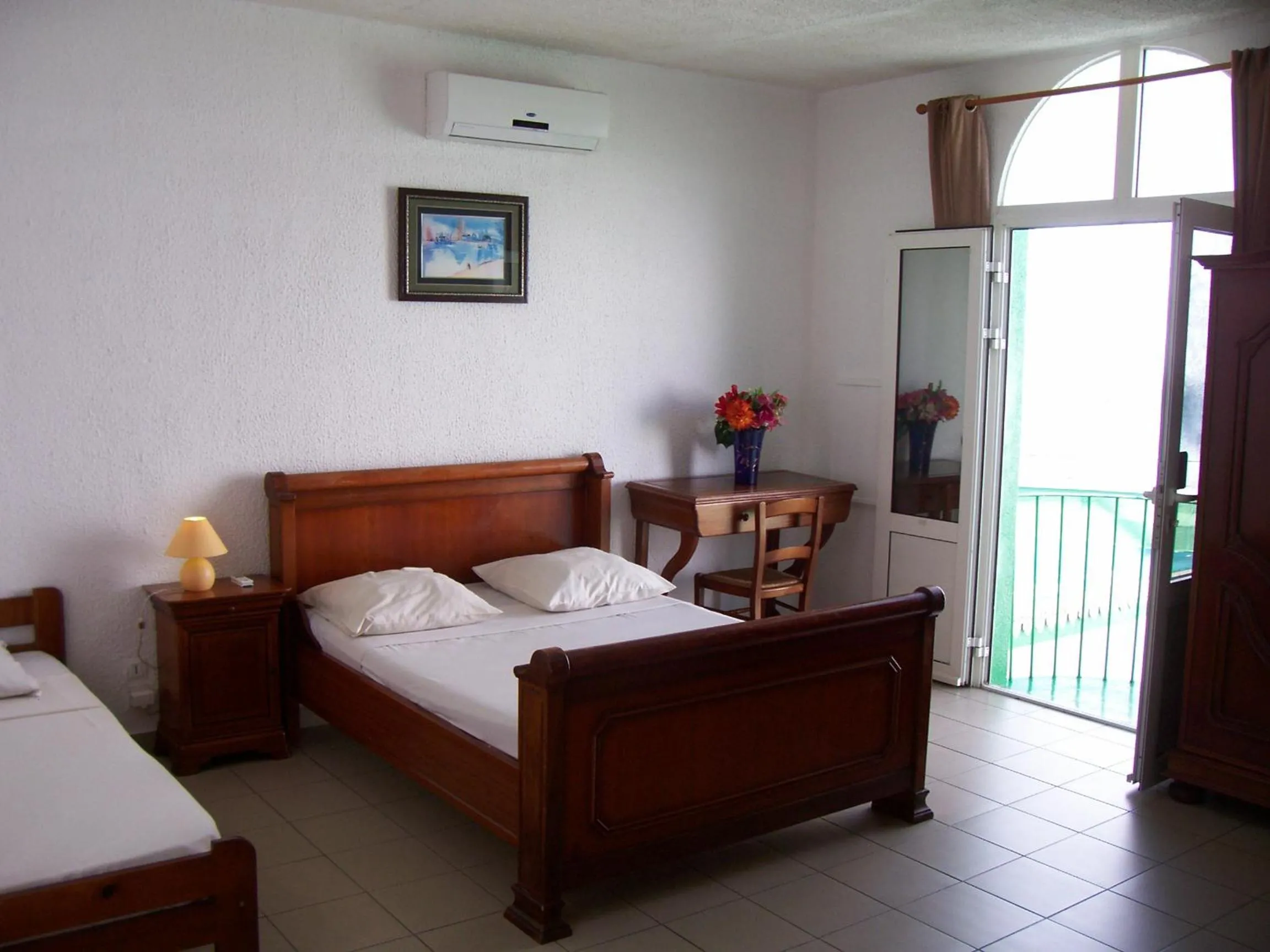 Bed in Hôtel Le Nathania