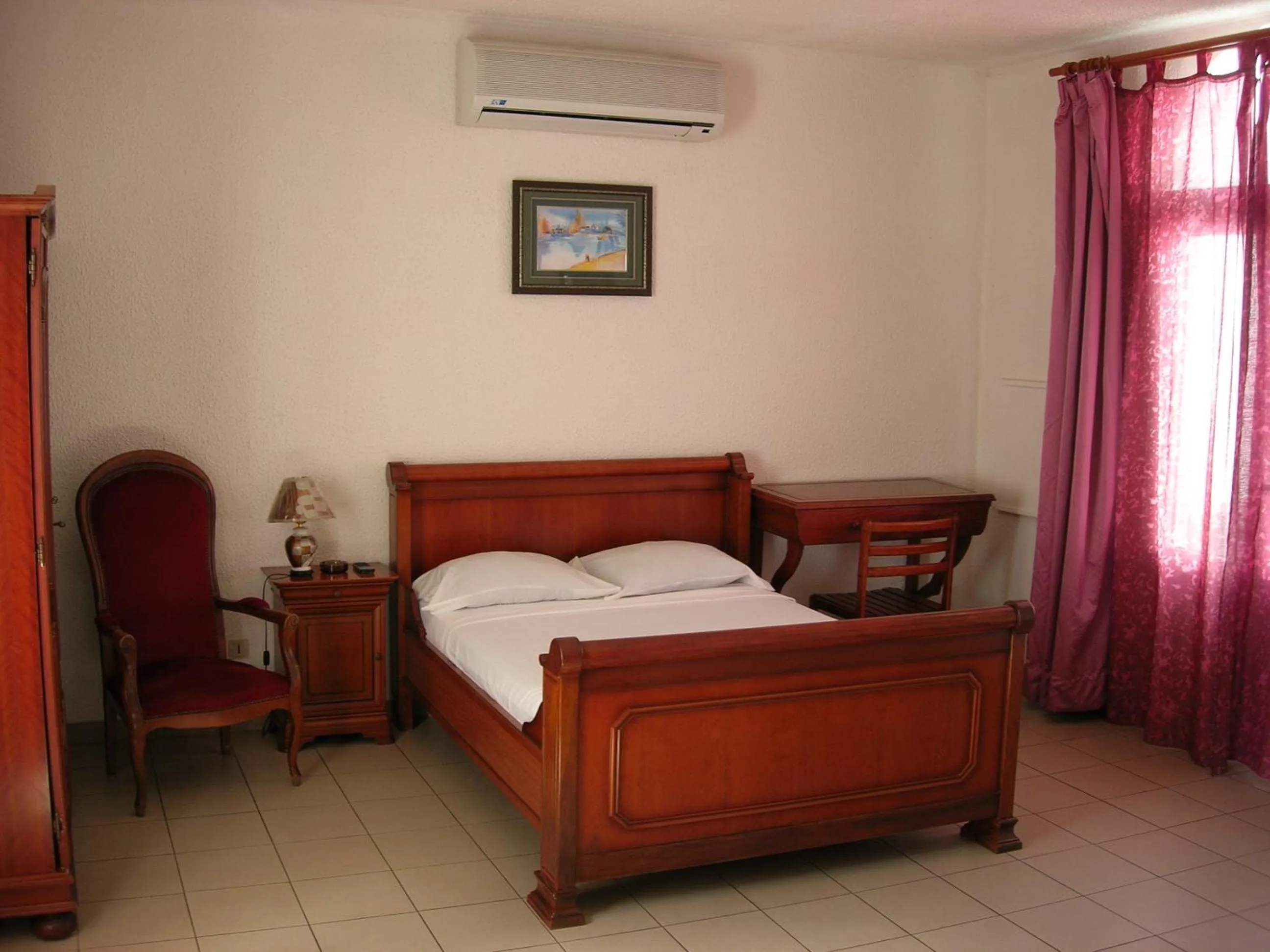Bedroom, Bed in Hôtel Le Nathania