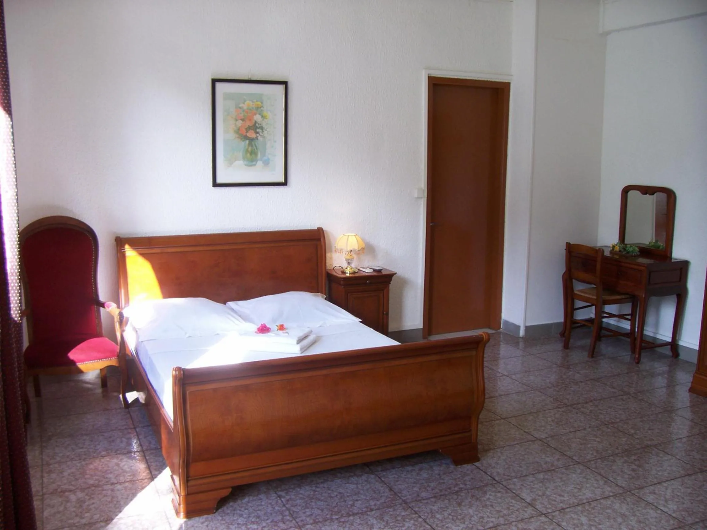 Bed in Hôtel Le Nathania