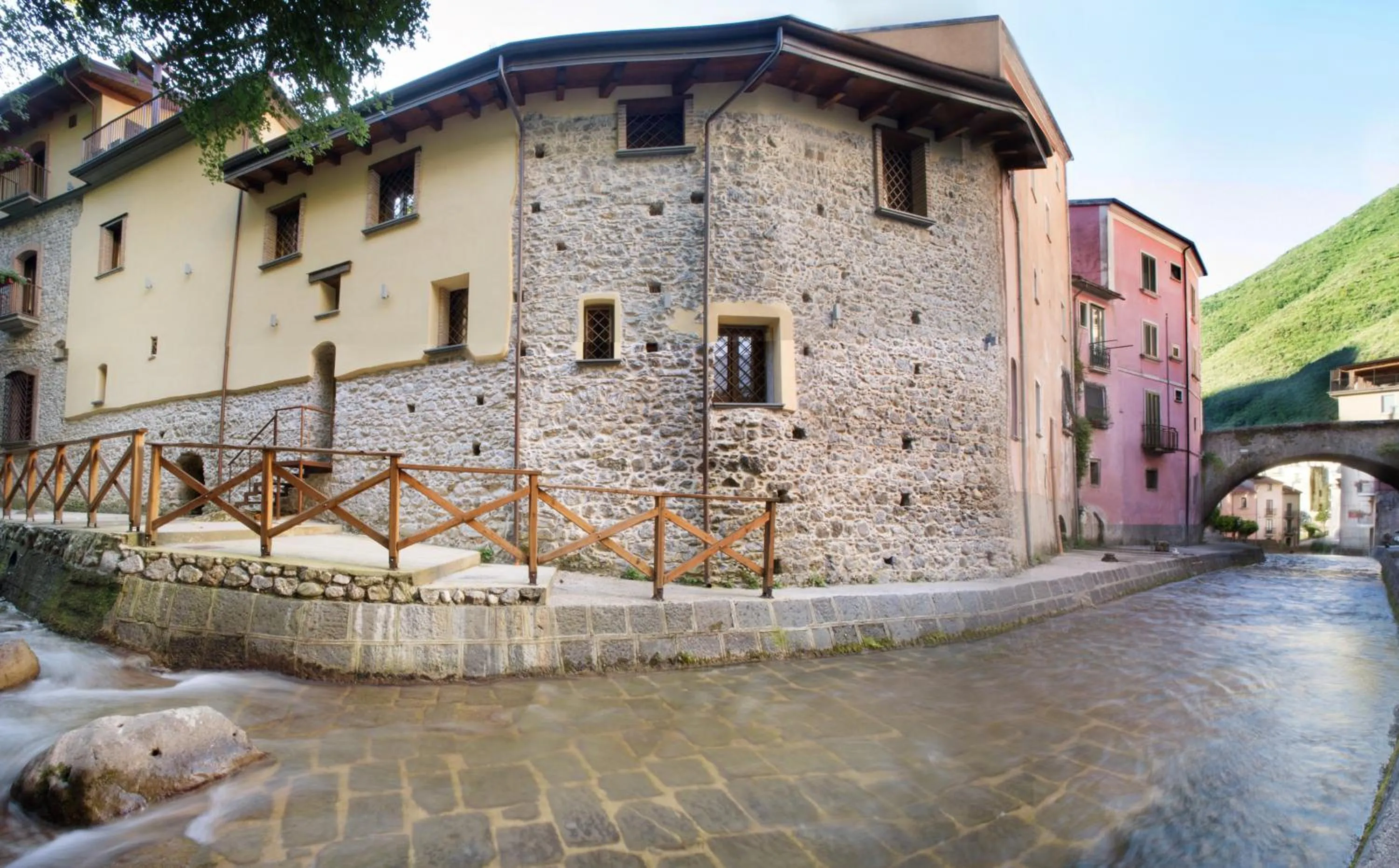Property building in Dimora Storica Hotel Maccarunera
