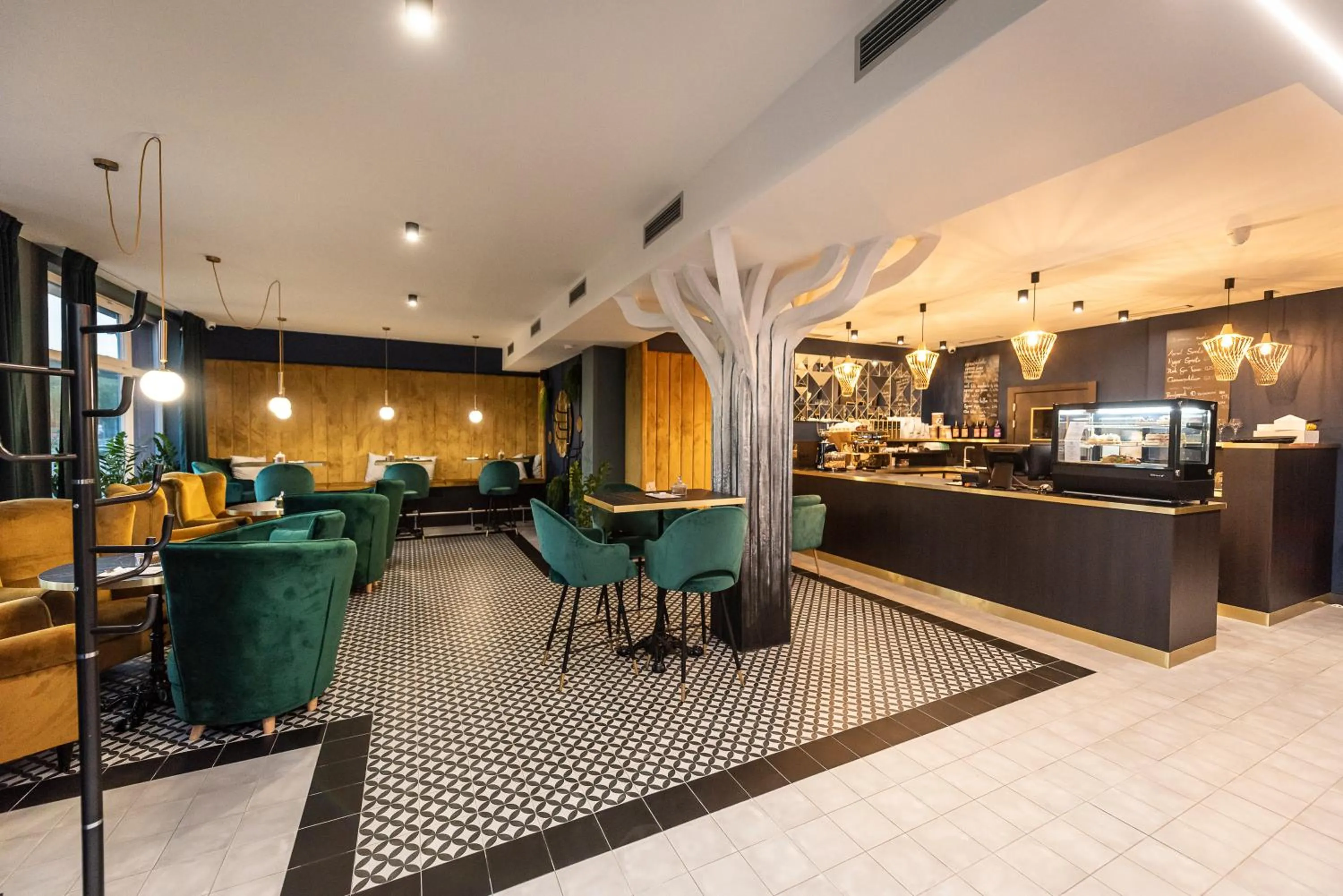 Bowling in Hotel Alfa