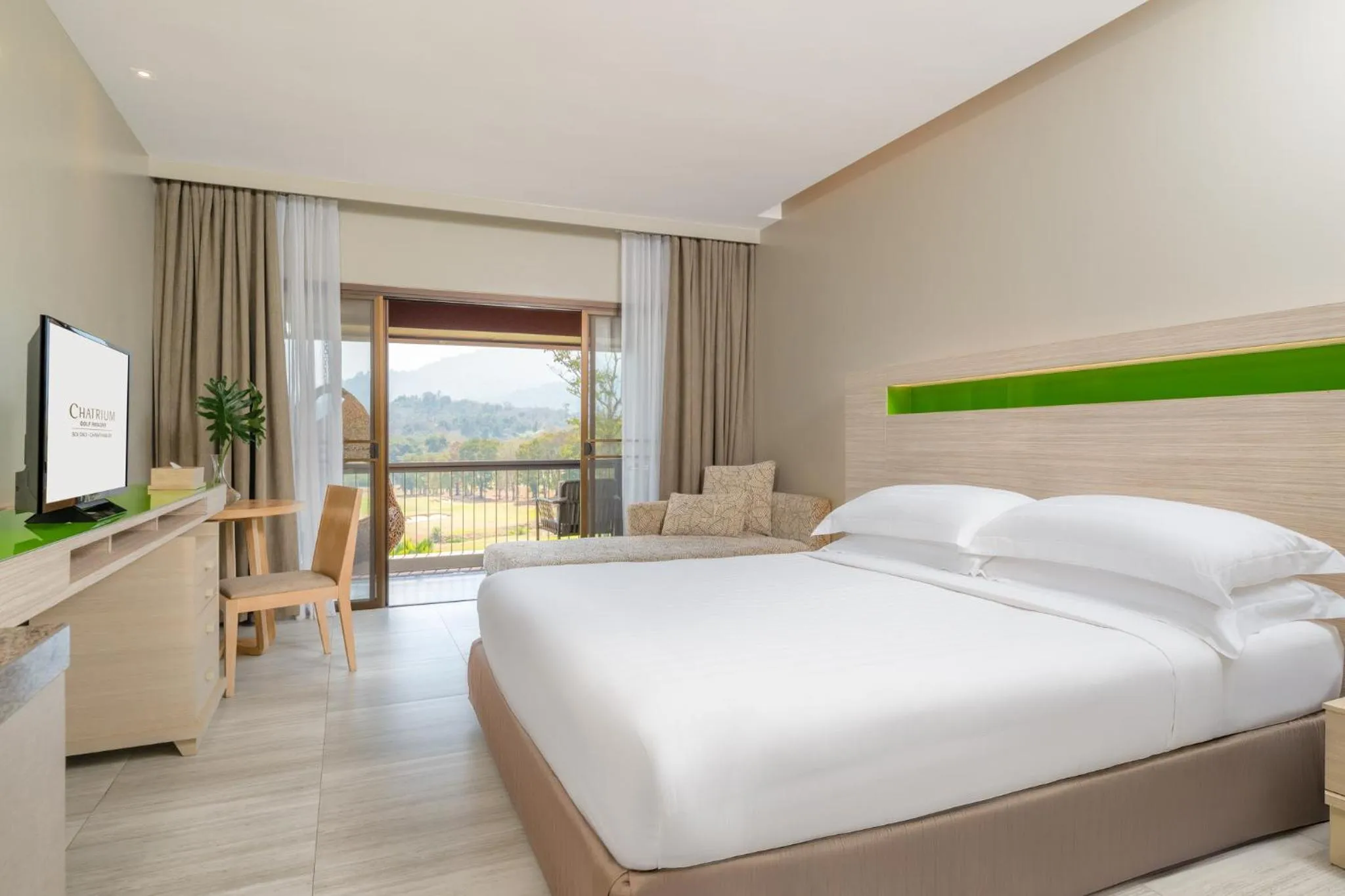 Bedroom, Bed in Chatrium Golf Resort Soi Dao Chanthaburi