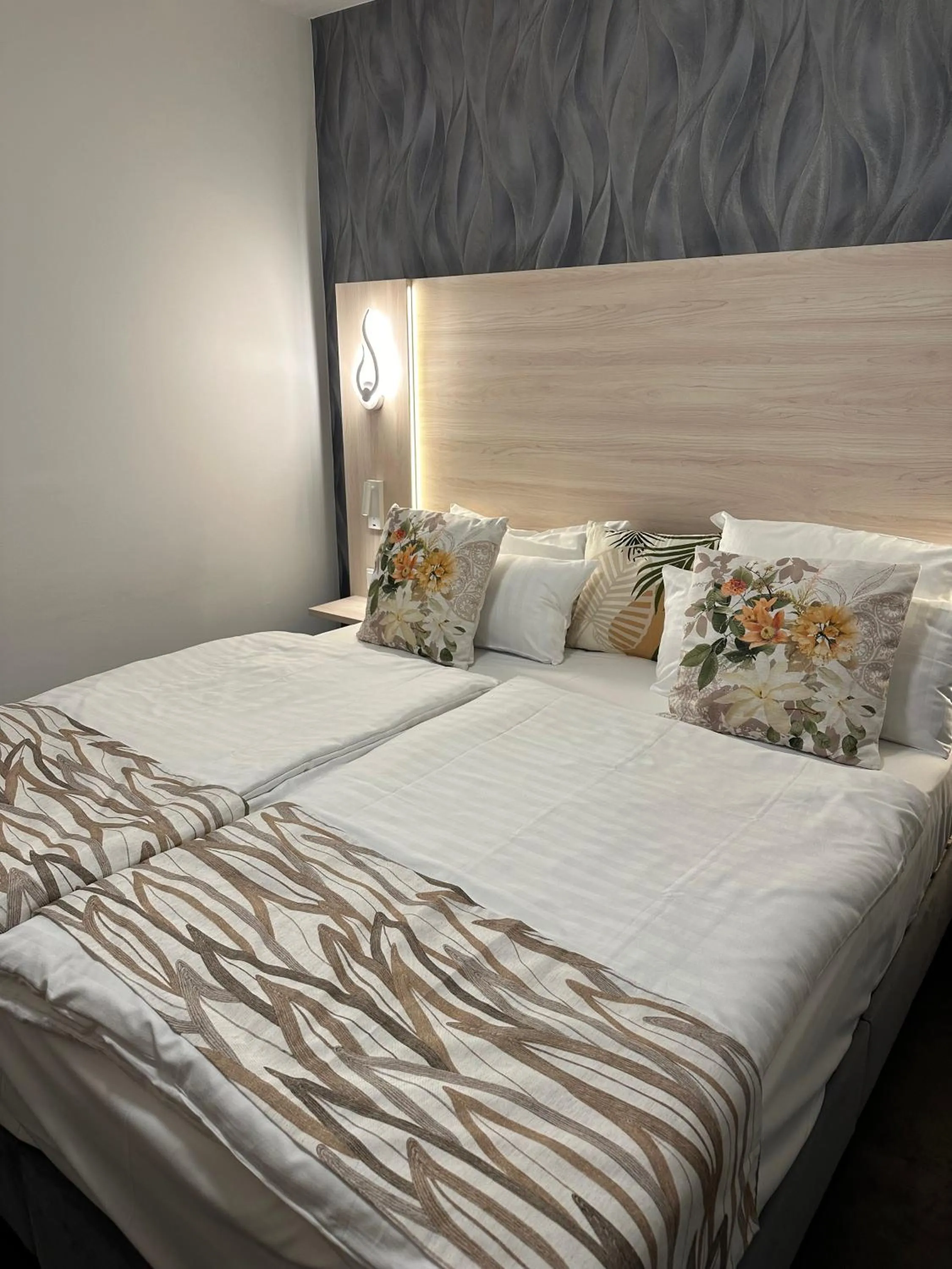 Bed in Villa Schaumburg - Boutique Hotel