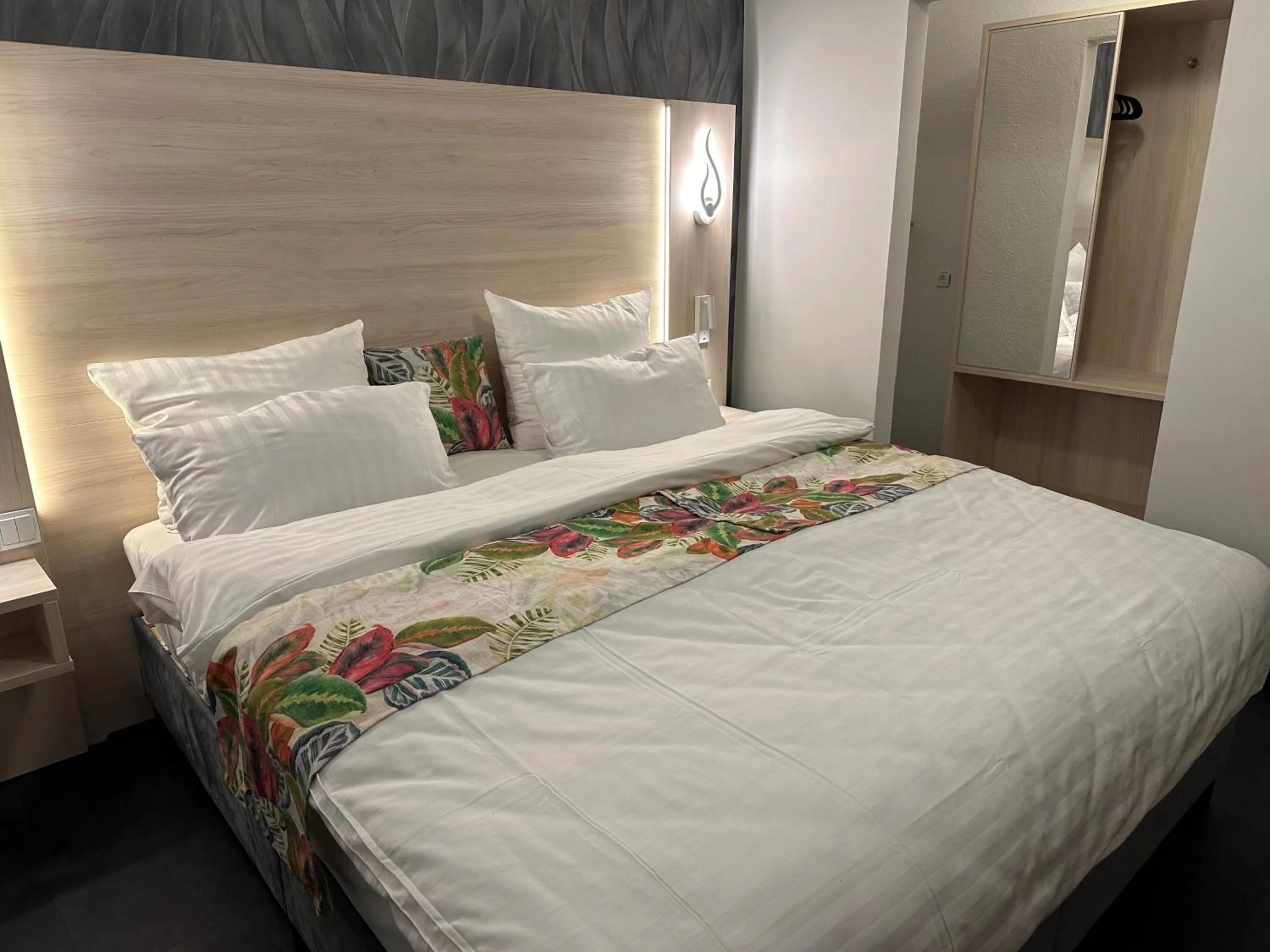 Photo of the whole room, Bed in Villa Schaumburg - Boutique Hotel