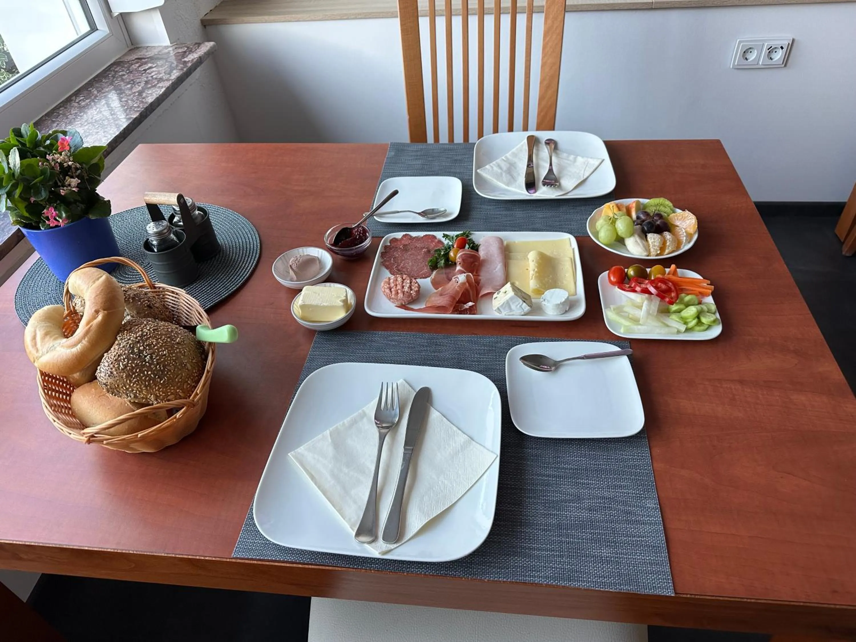 Breakfast in Villa Schaumburg - Boutique Hotel