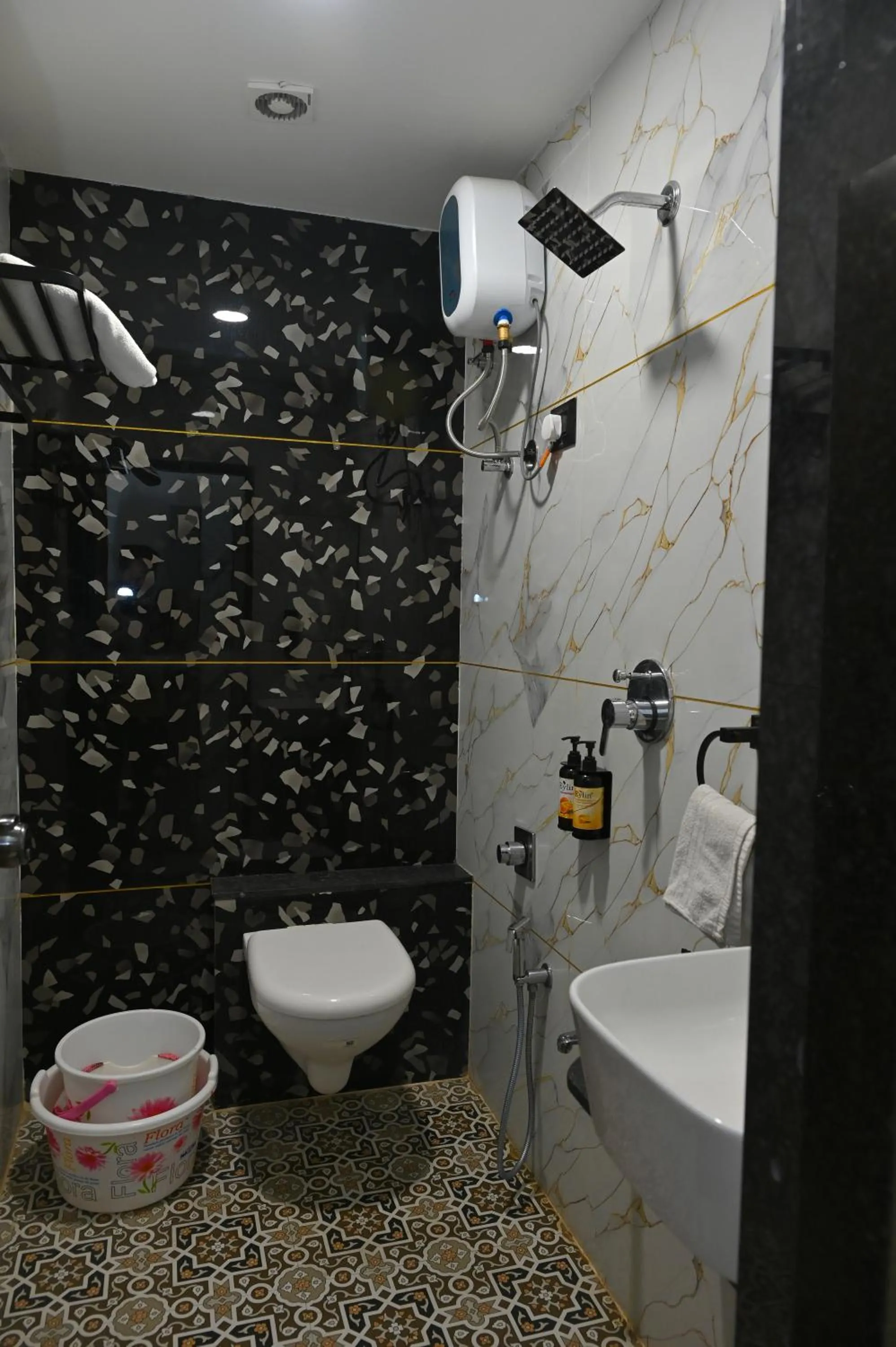 Bathroom in Hotel Revanta Inn
