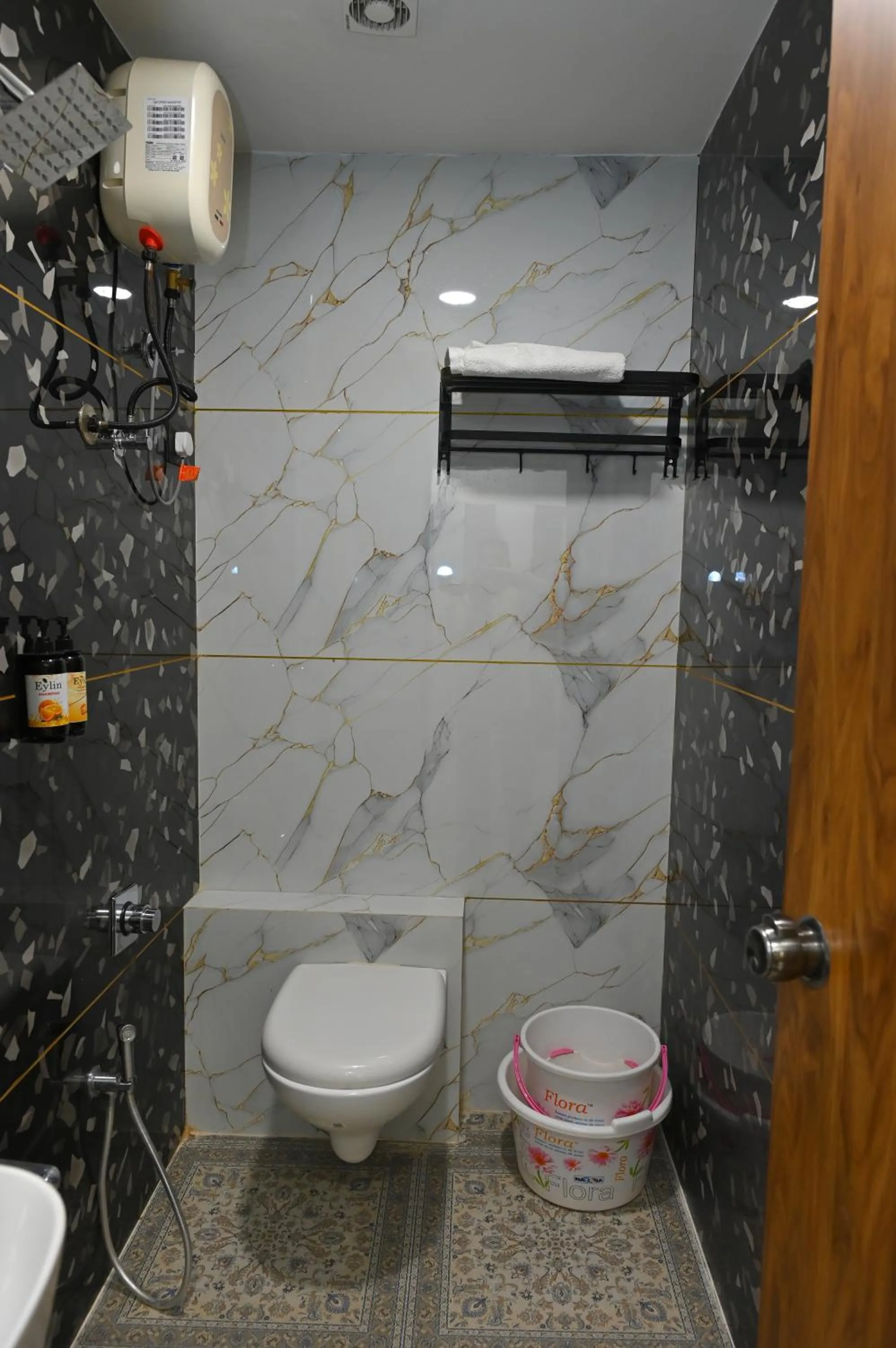 Bathroom in Hotel Revanta Inn