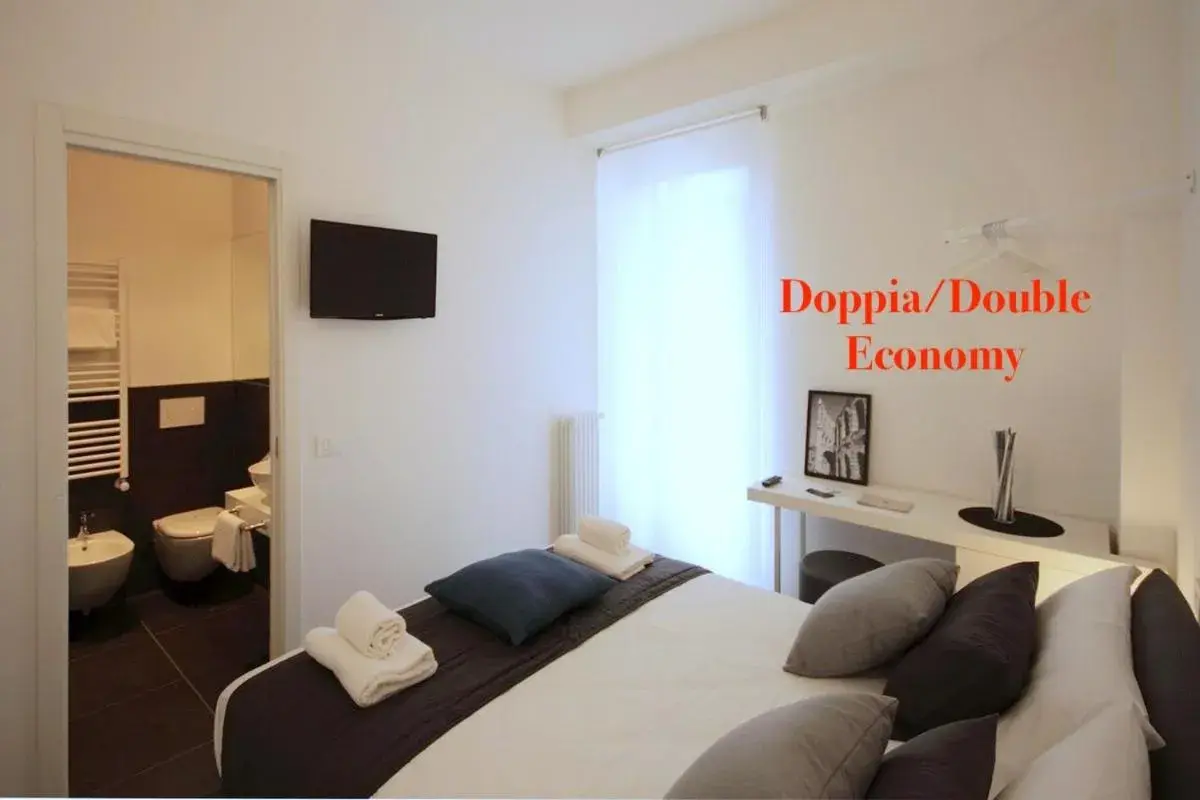 Economy Double Room in DiMoras house Verona Economy Double Room in DiMoras house Verona
