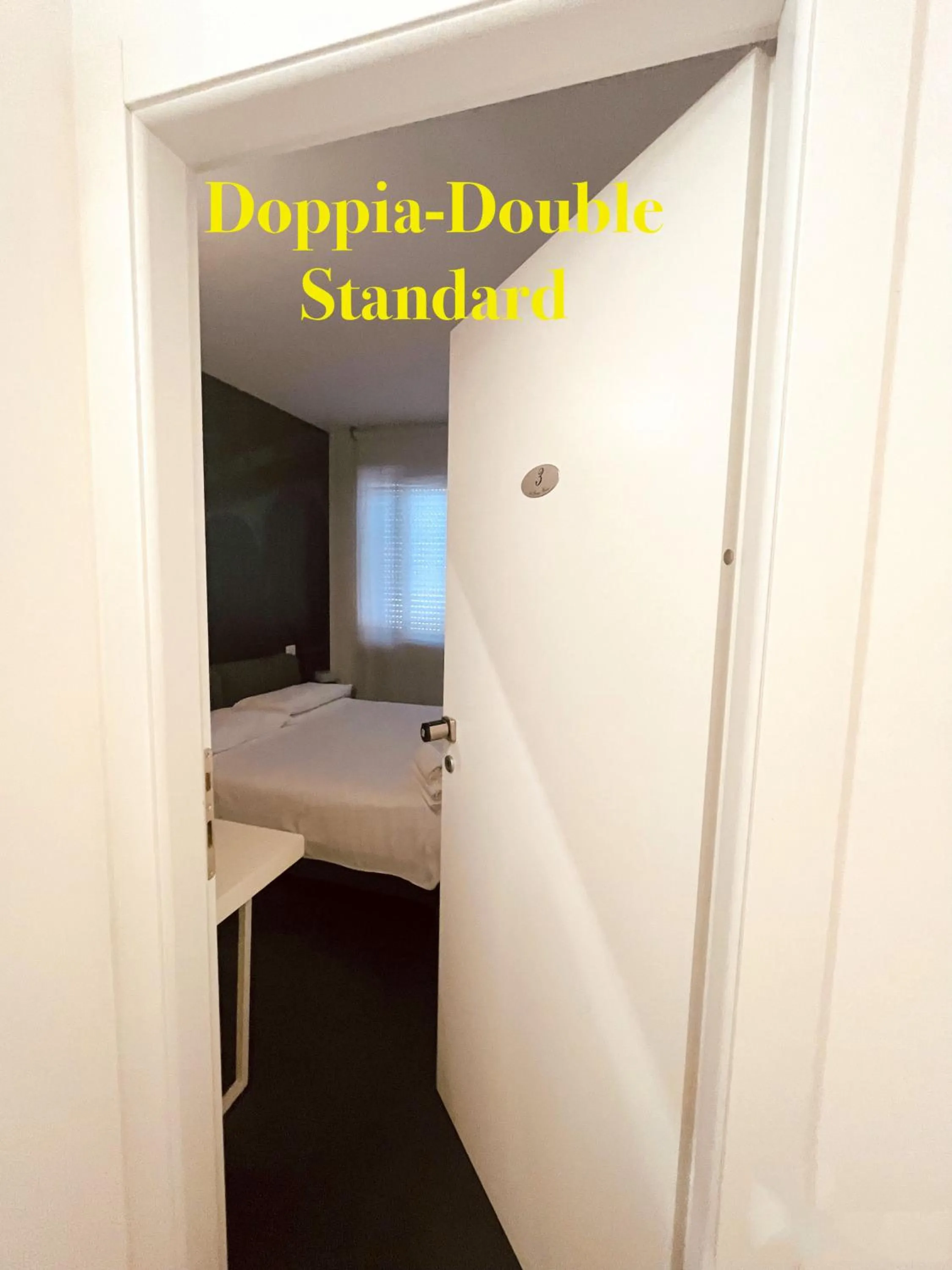 Bedroom, Bed in DiMoras house Verona