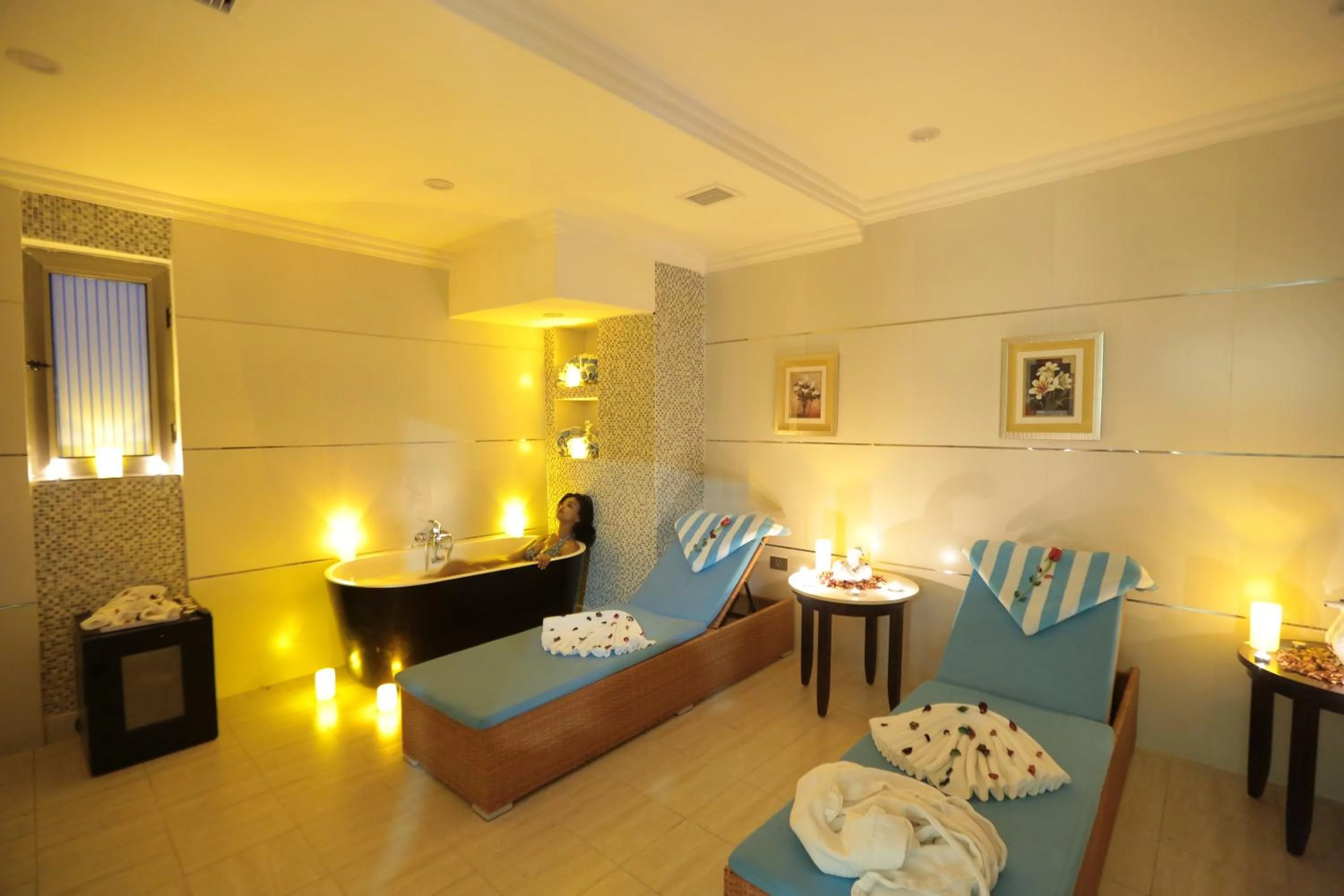 Steam room in Getfam Hotel