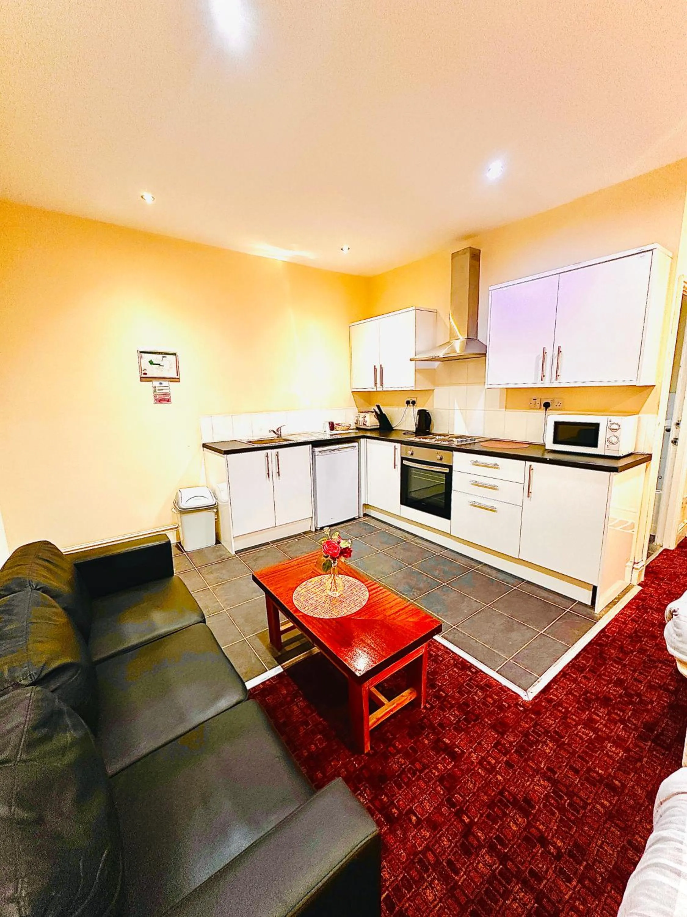 Kitchen or kitchenette in The Cabbage Hall Hotel