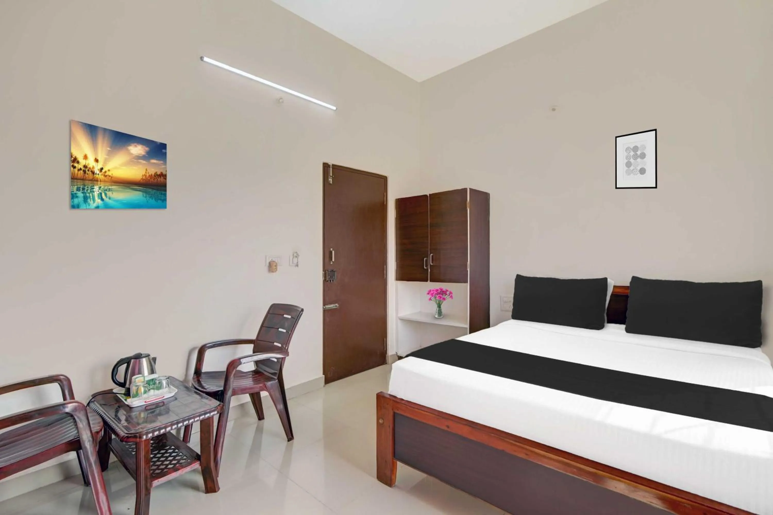Bedroom, Bed in Hotel O Chikmangaluru Near Railway Station
