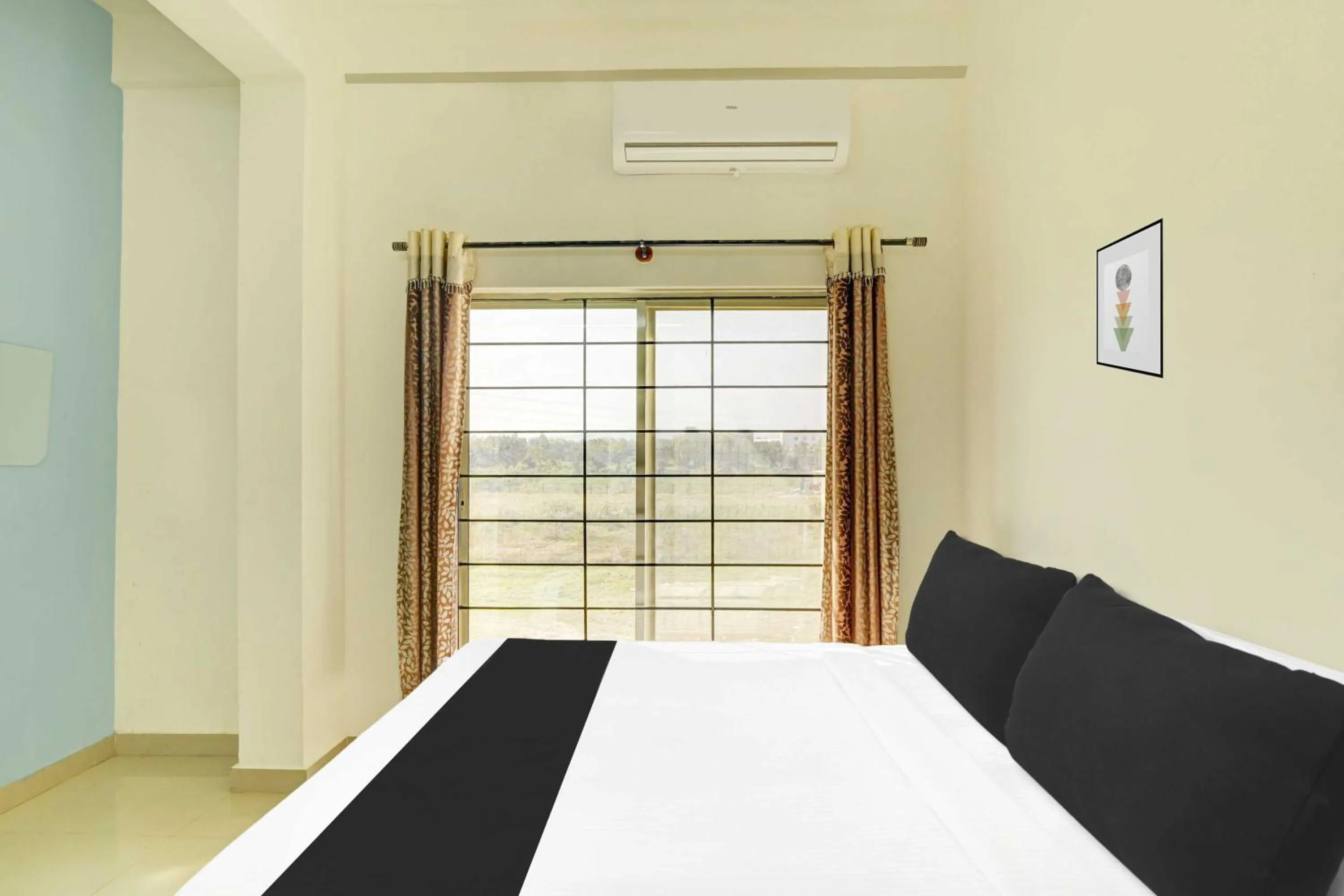Bedroom, Bed in Hotel O Chikmangaluru Near Railway Station