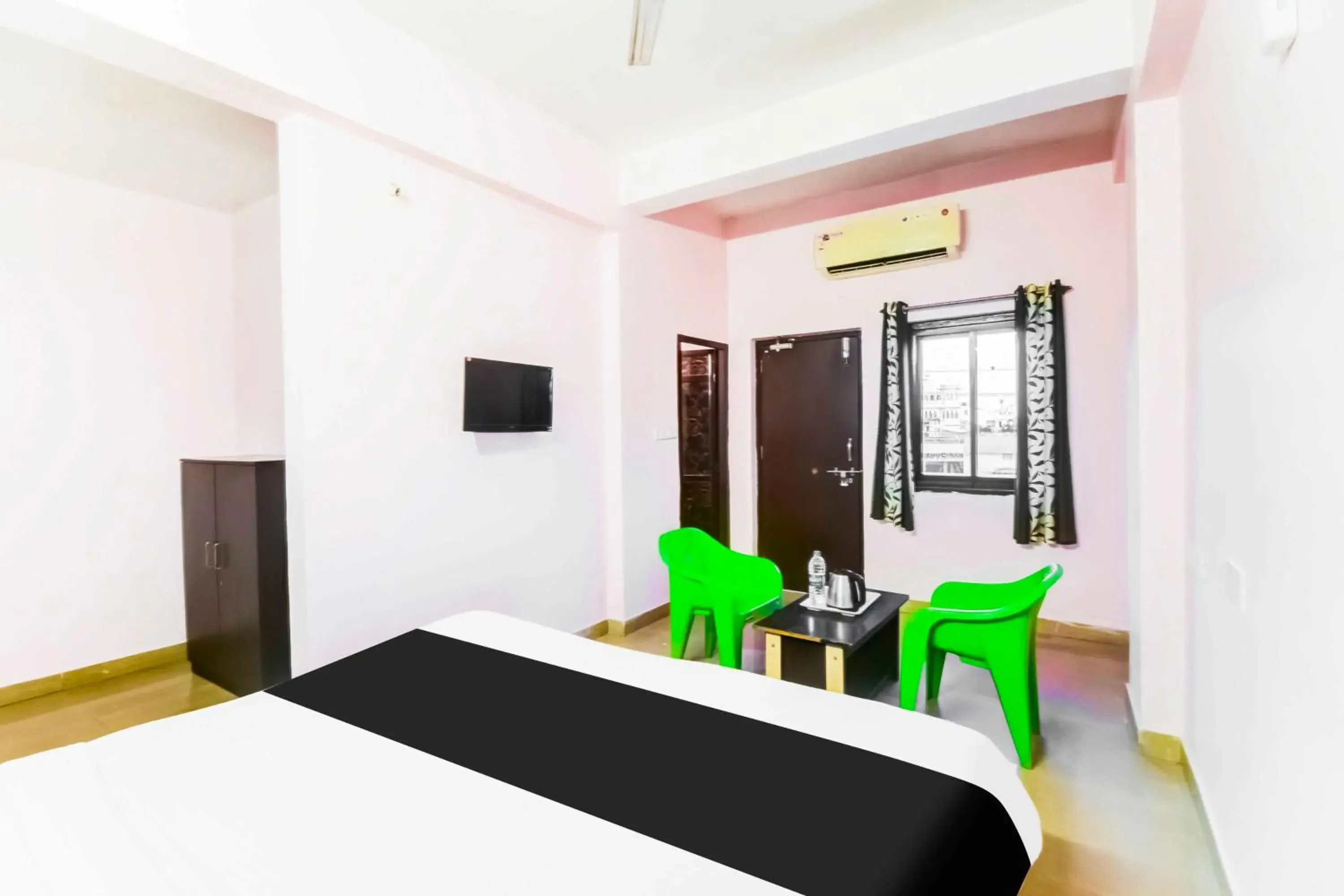 Classic Triple Room - single occupancy in Collection O Sector 14 Classic Triple Room - single occupancy in Collection O Sector 14