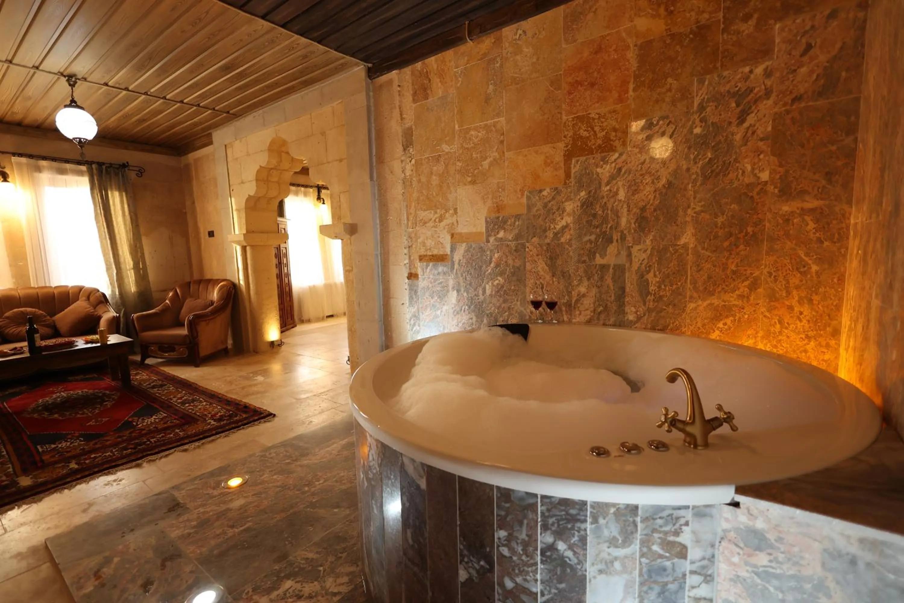 Hot Tub in Cappadocia View Suit