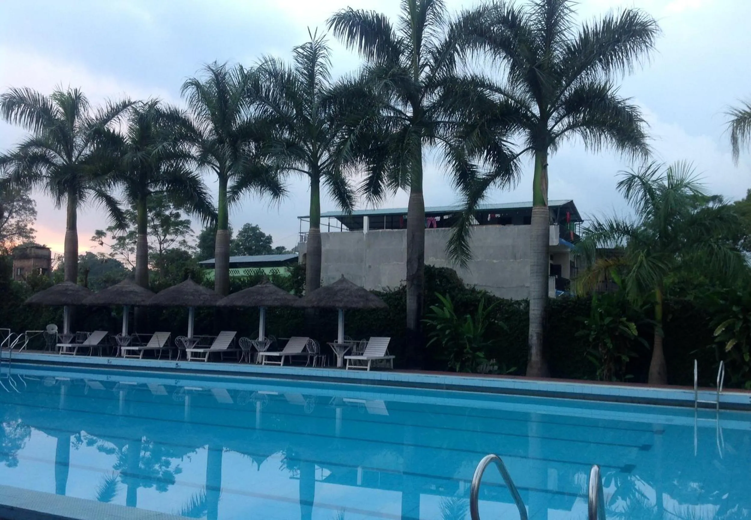 Swimming pool in Siddhartha Hotel Narayangarh