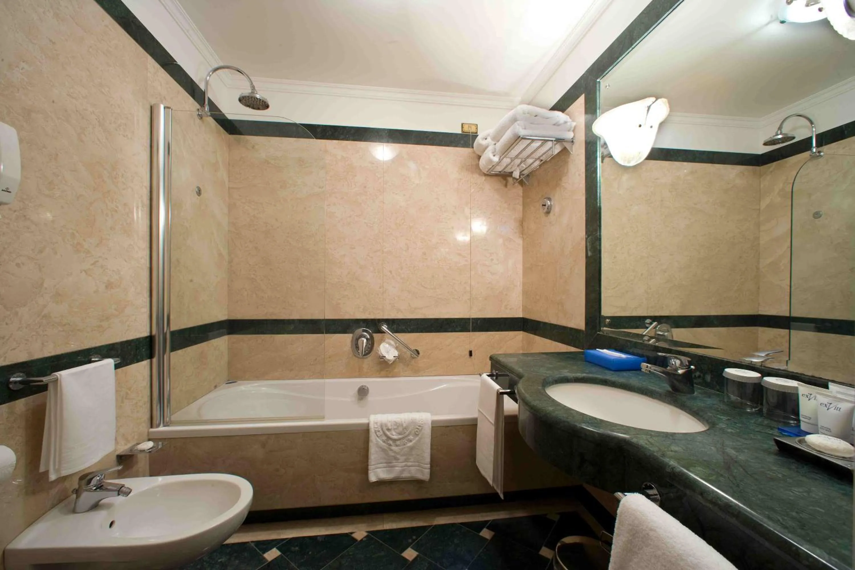 Bathroom in Grand Hotel Excelsior Vittoria