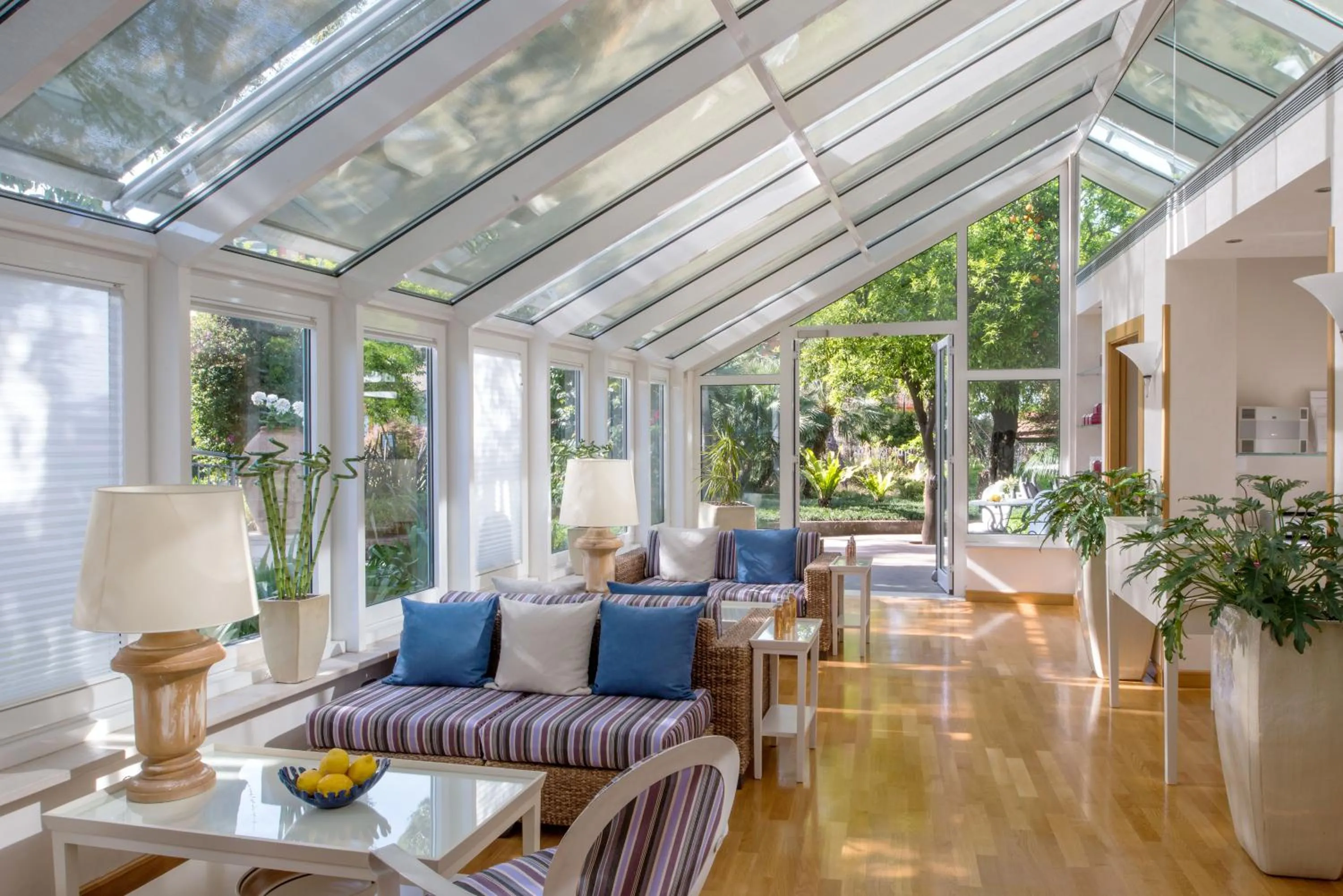 Day in Grand Hotel Excelsior Vittoria