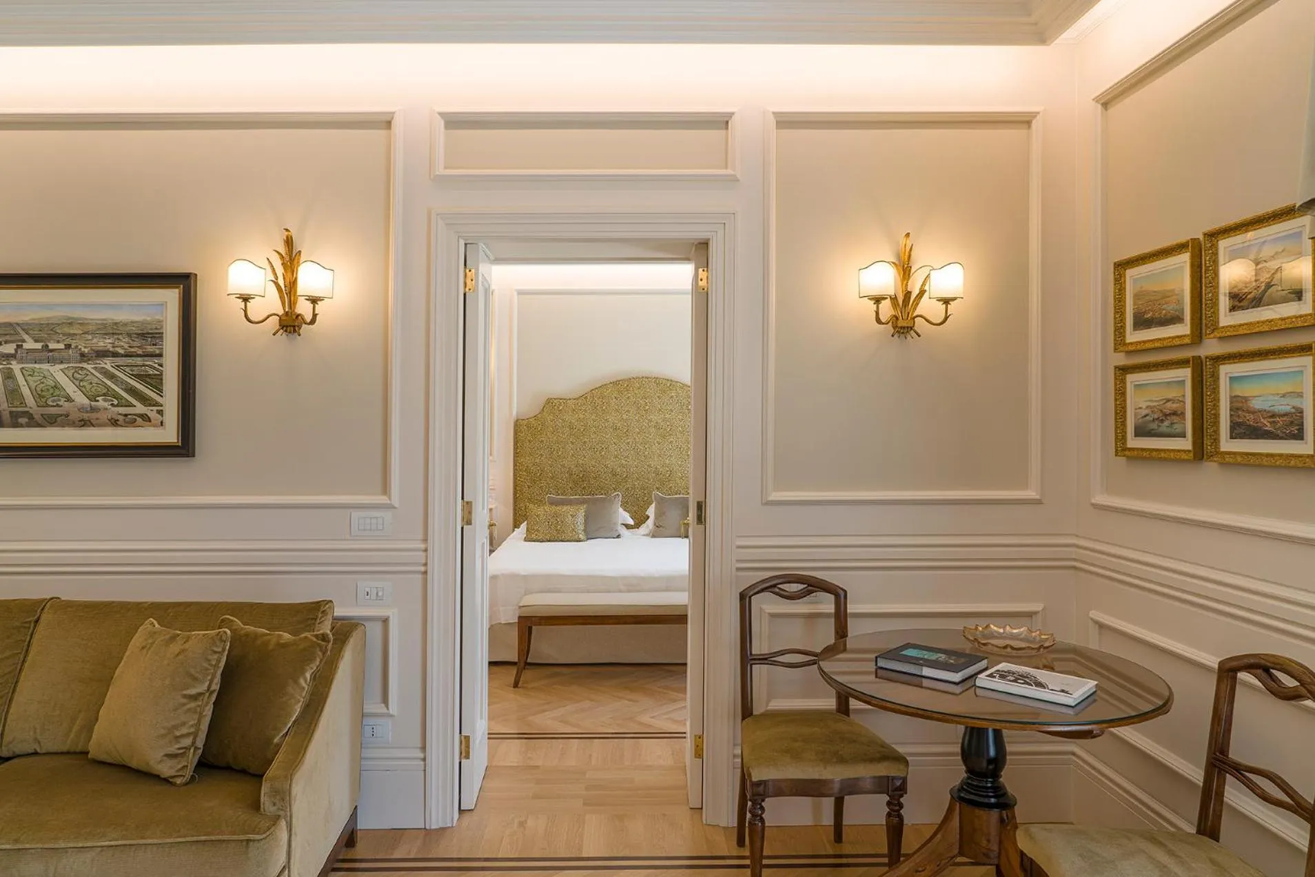 Bed in Grand Hotel Excelsior Vittoria