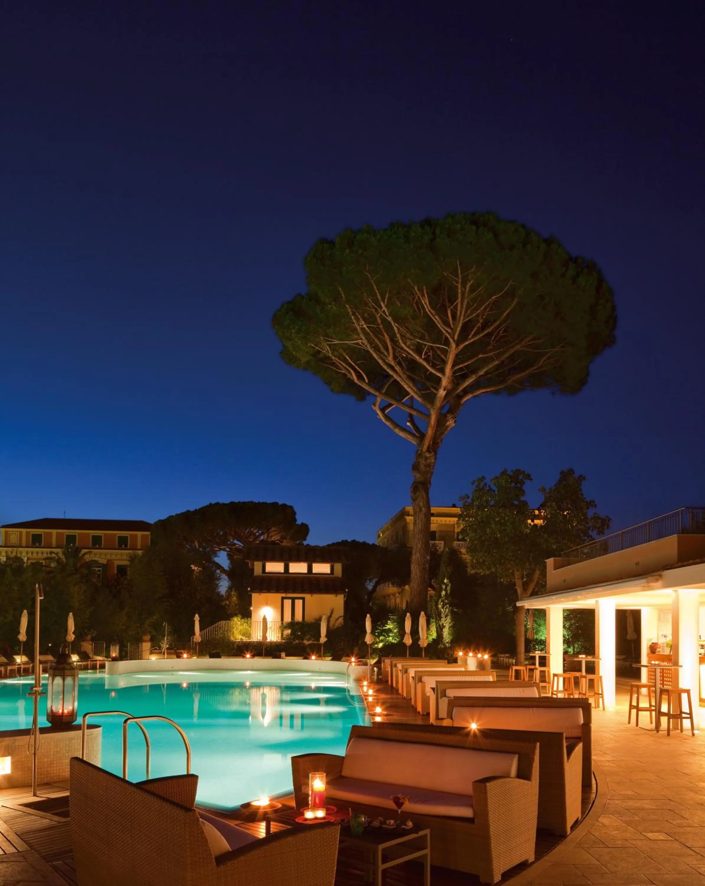 Food and drinks in Grand Hotel Excelsior Vittoria