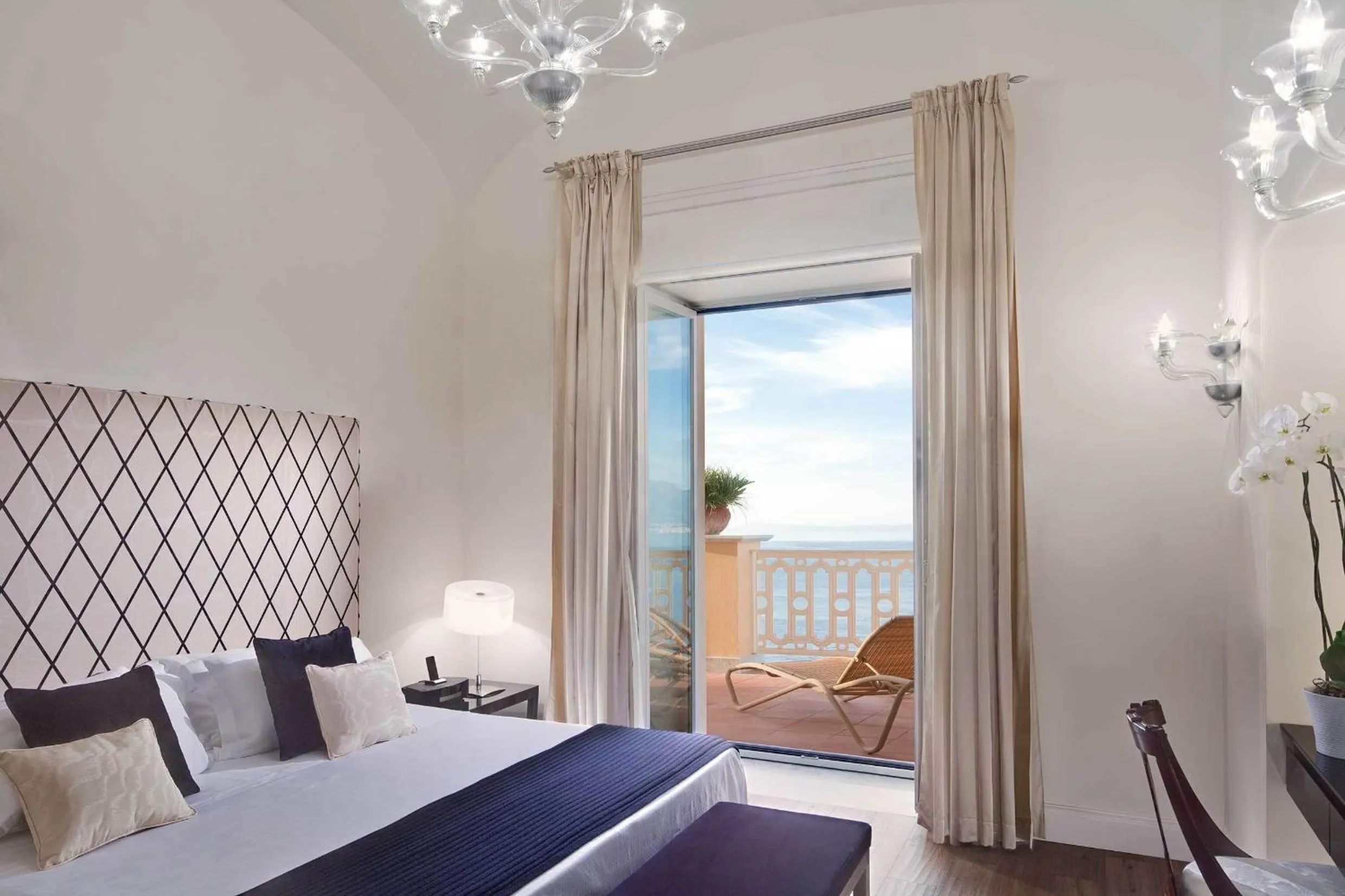 Bedroom, Bed in Grand Hotel Excelsior Vittoria