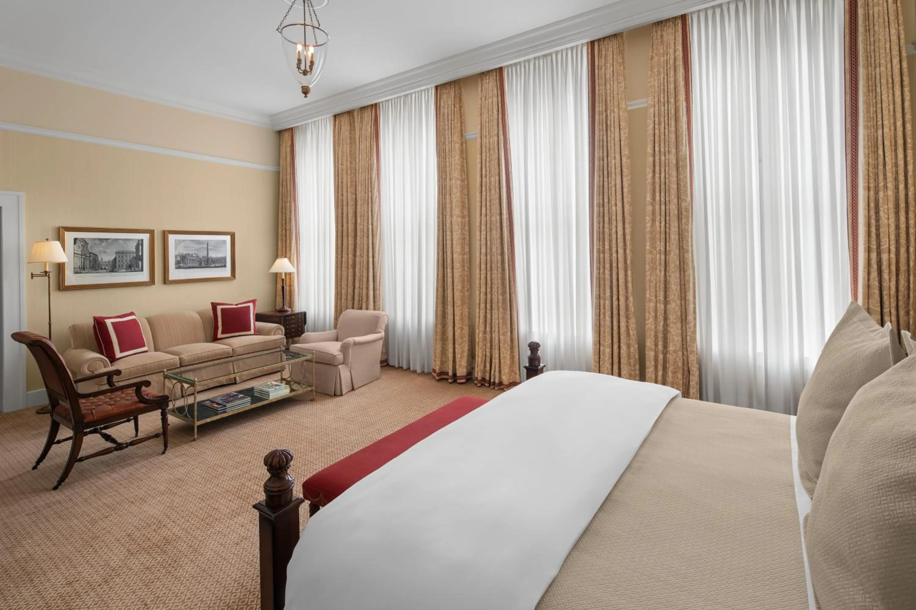 Bedroom, Bed in Capital Hotel