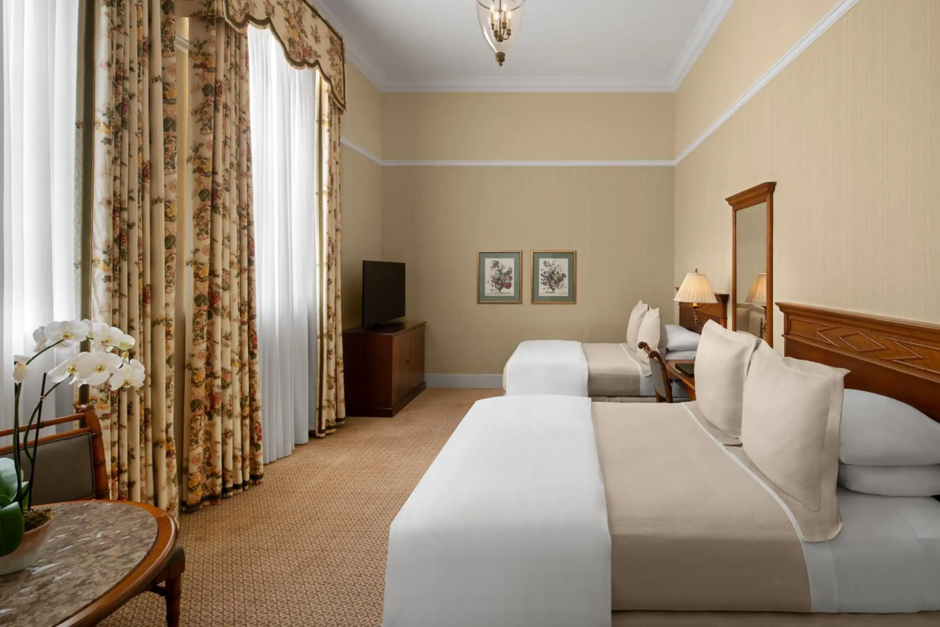 Superior Double Room in Capital Hotel Superior Double Room in Capital Hotel