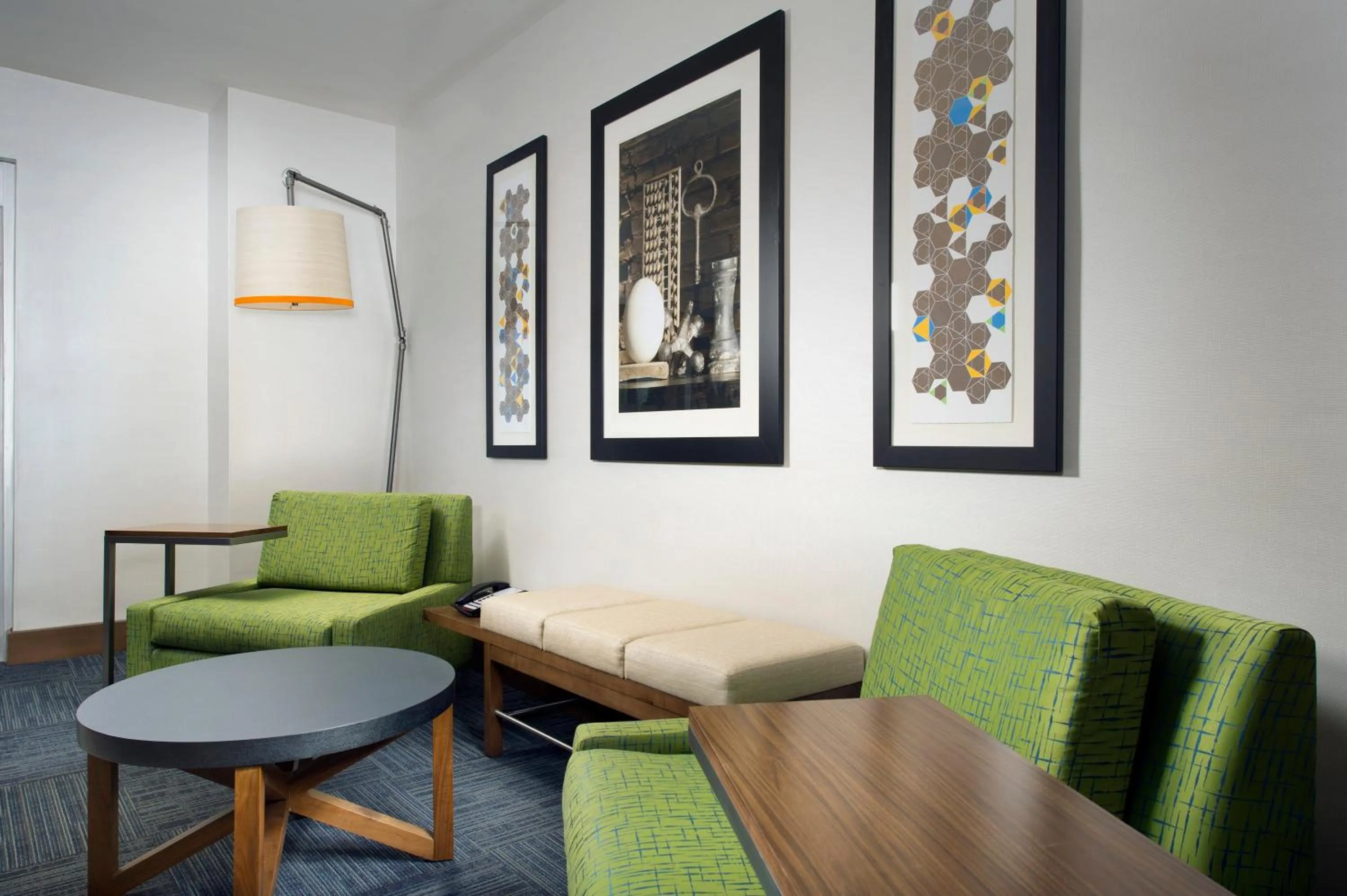 Lobby or reception in Holiday Inn Express & Suites Bay City by IHG