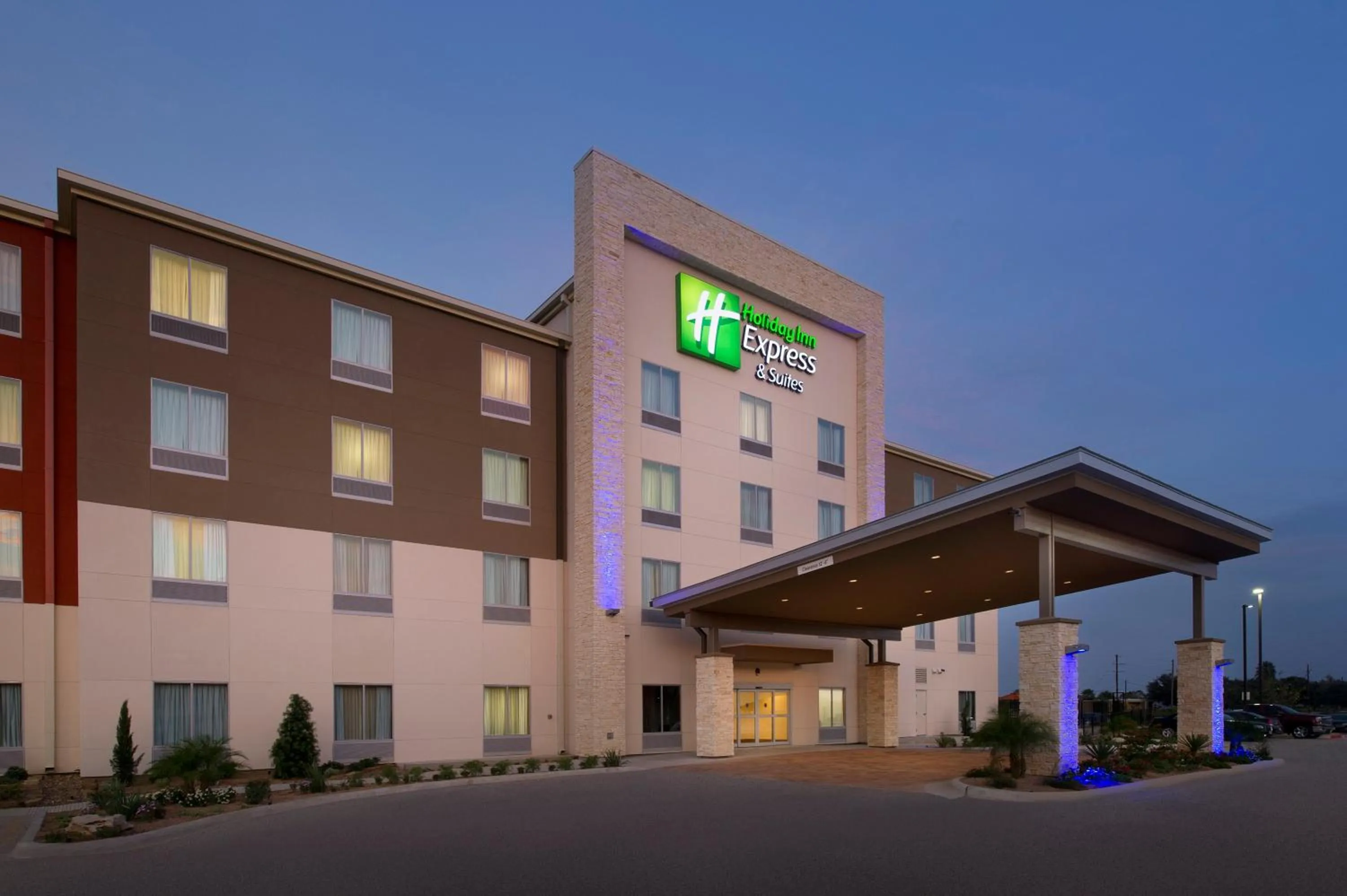 Property building in Holiday Inn Express & Suites Bay City by IHG