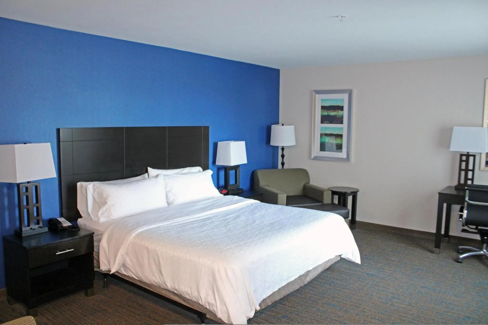 Photo of the whole room, Bed in Holiday Inn Express & Suites Bakersfield Airport by IHG