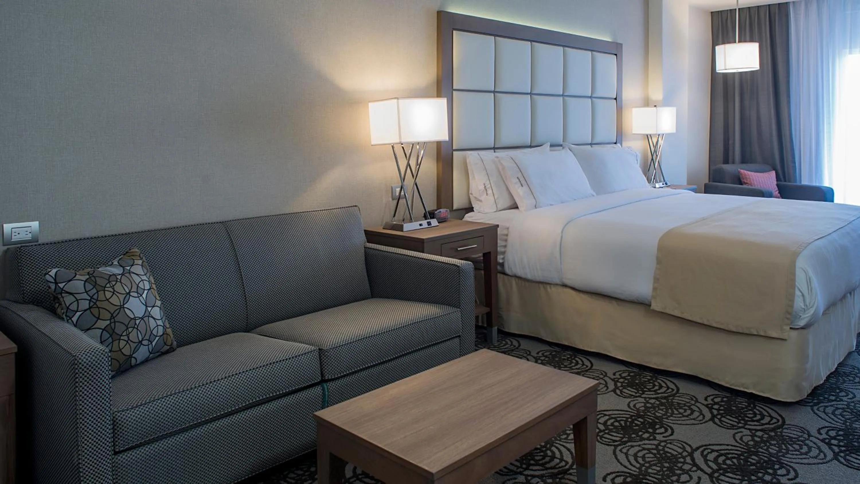 Photo of the whole room, Bed in Holiday Inn Express & Suites Chihuahua Juventud by IHG
