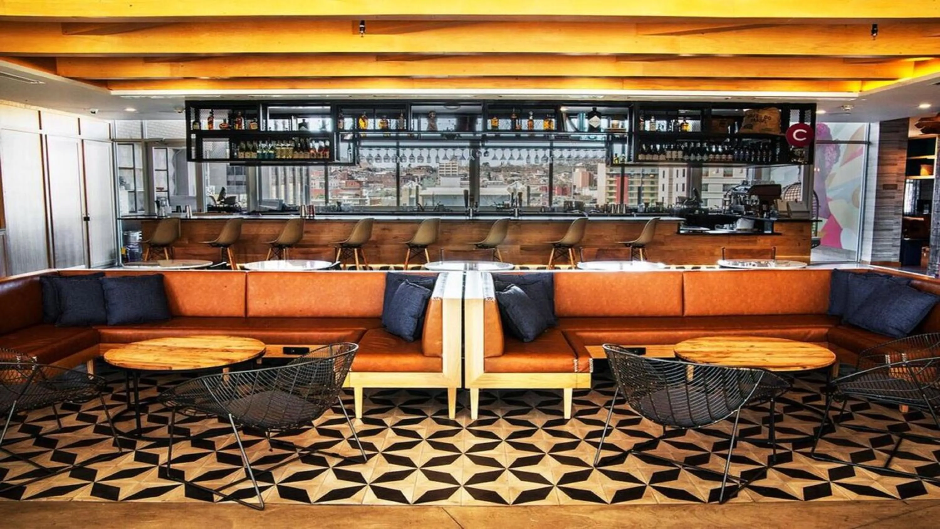 Lounge or bar in Hotel Indigo El Paso Downtown by IHG