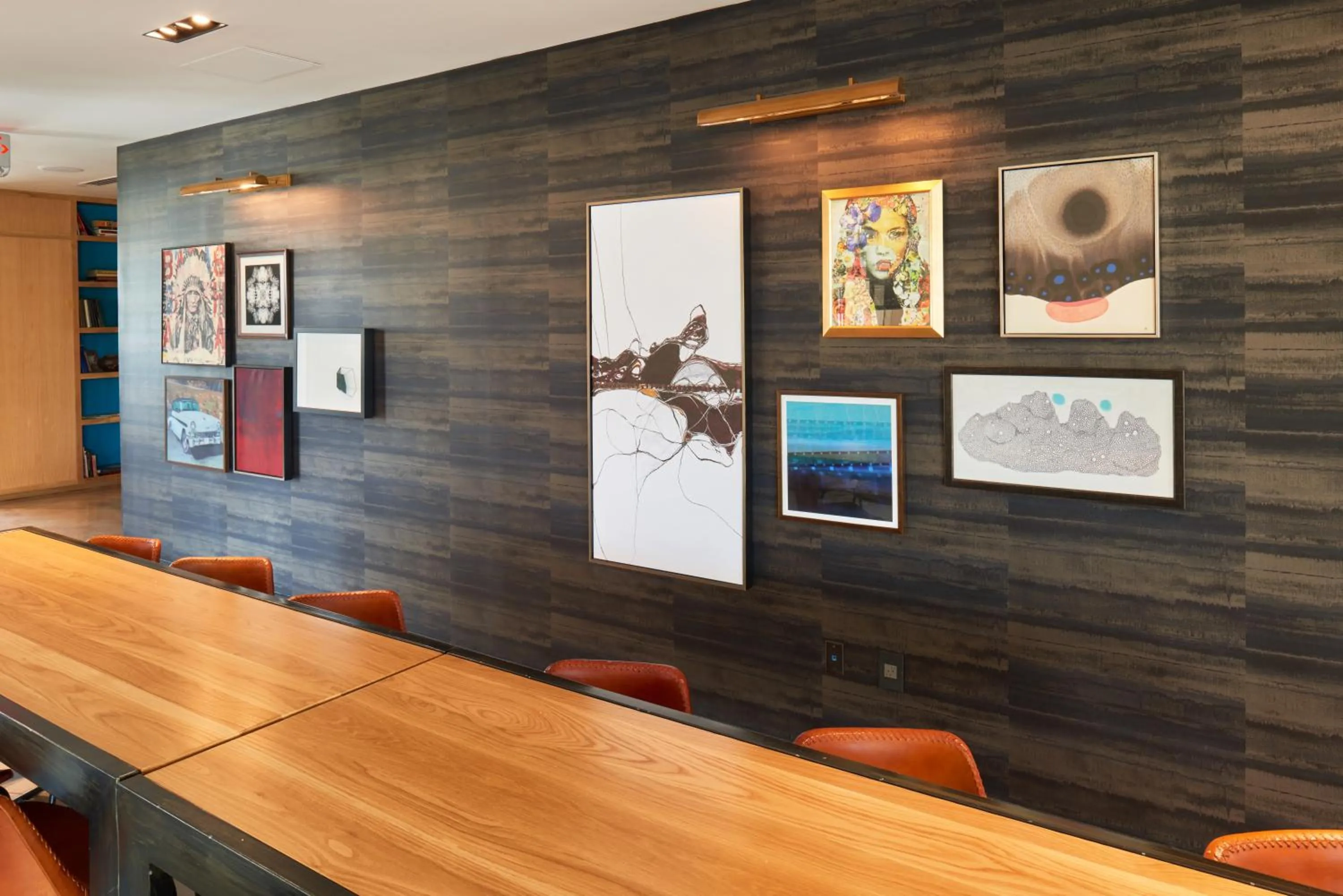 Lounge or bar in Hotel Indigo El Paso Downtown by IHG