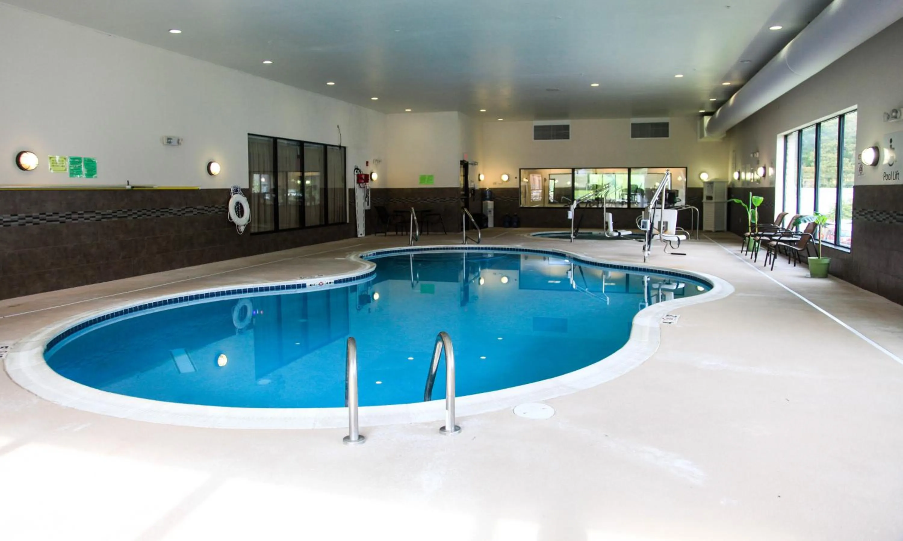 Swimming pool in Holiday Inn Express & Suites Cumberland - La Vale by IHG