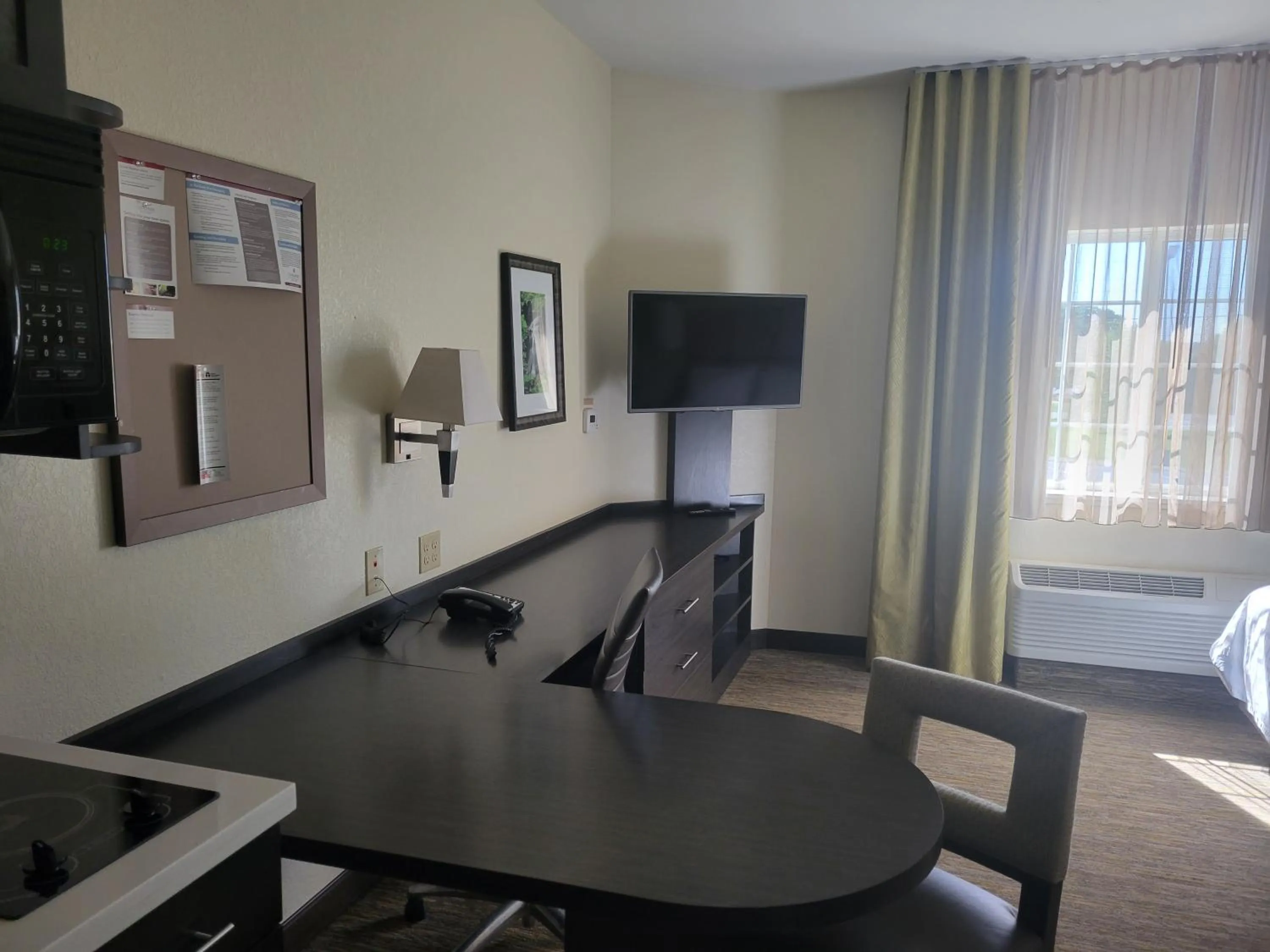 TV and multimedia in Candlewood Suites Smyrna - Nashville by IHG