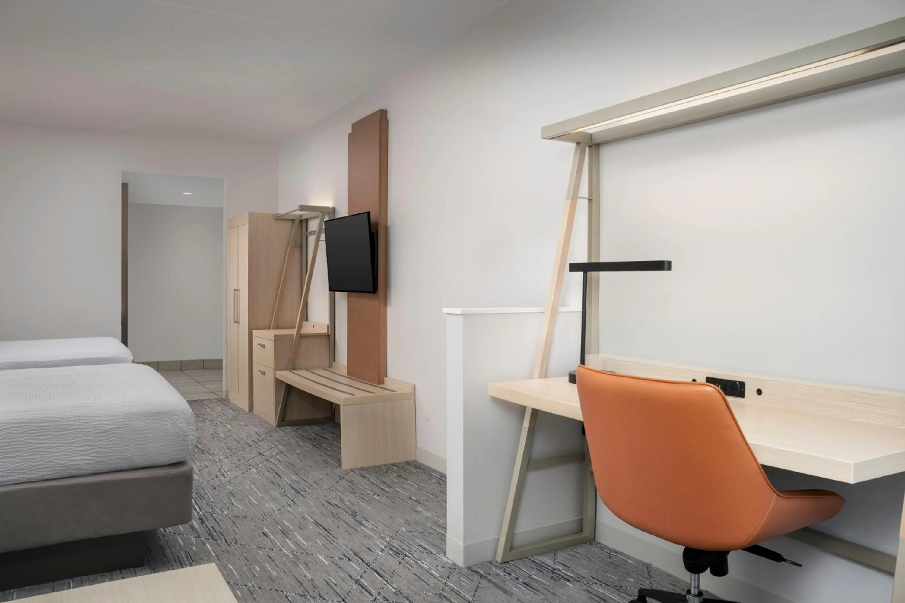 Bedroom, Bed in Holiday Inn Express & Suites Pittsburgh North Shore by IHG