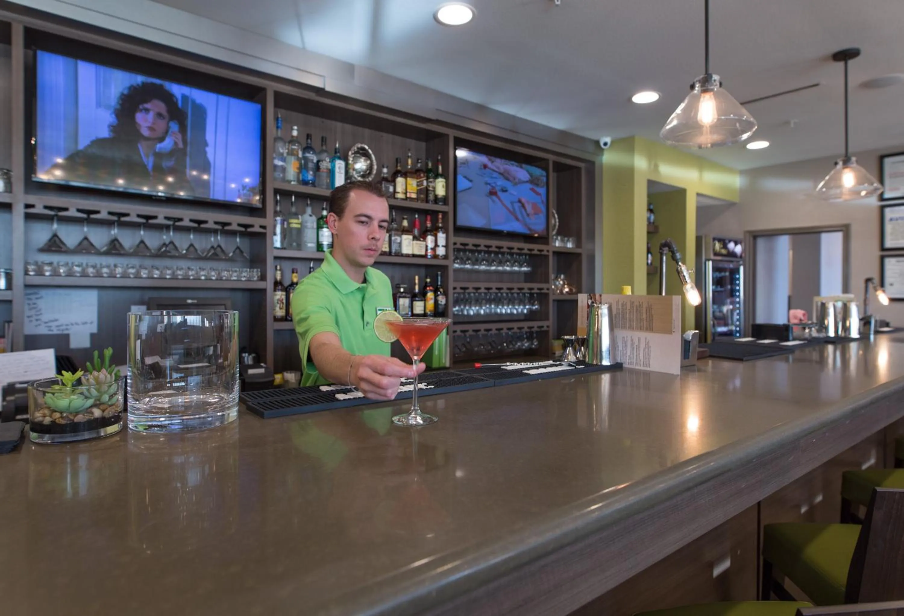 Lounge or bar in Holiday Inn San Marcos Convention Center by IHG