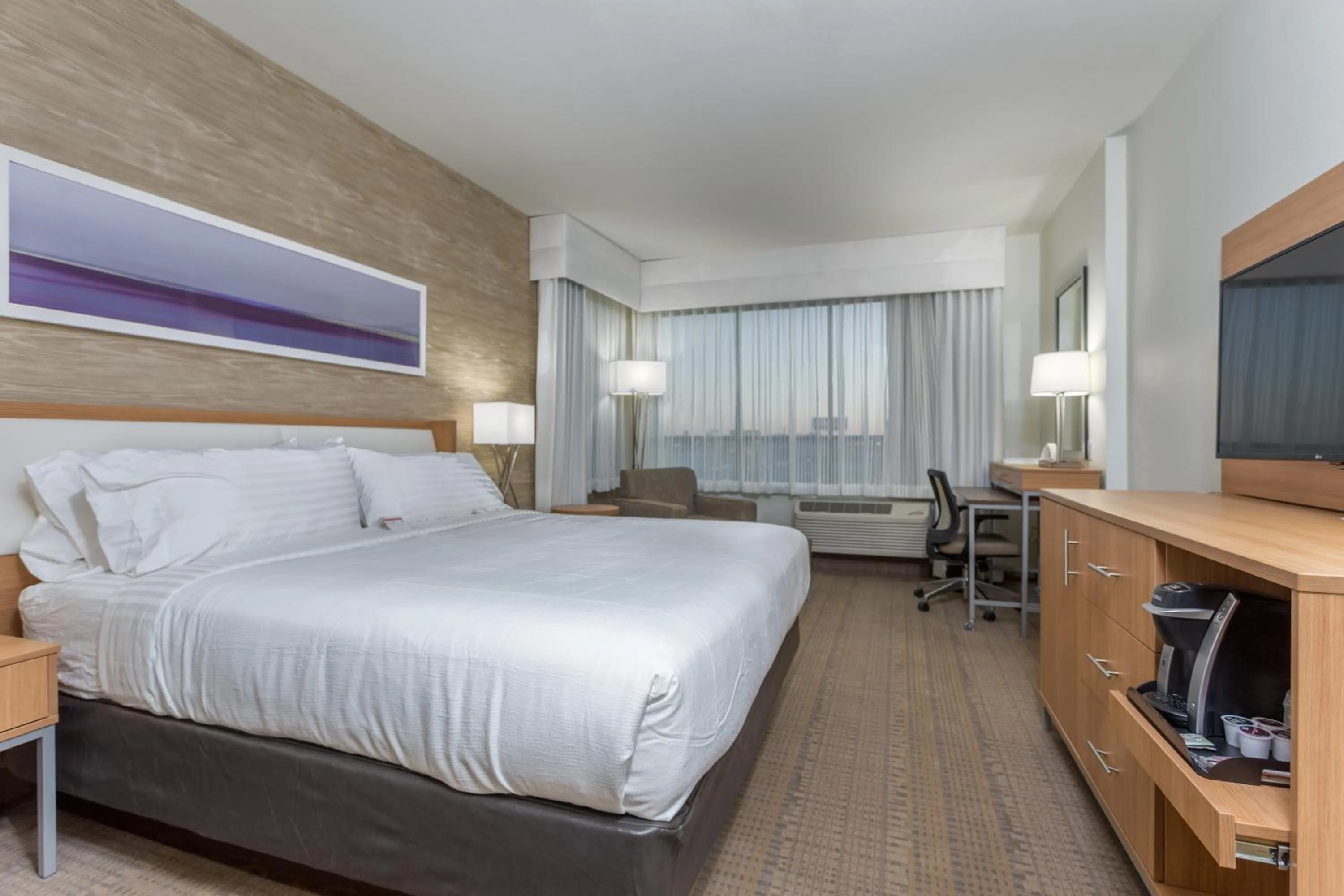Bedroom, Bed in Holiday Inn San Marcos Convention Center by IHG