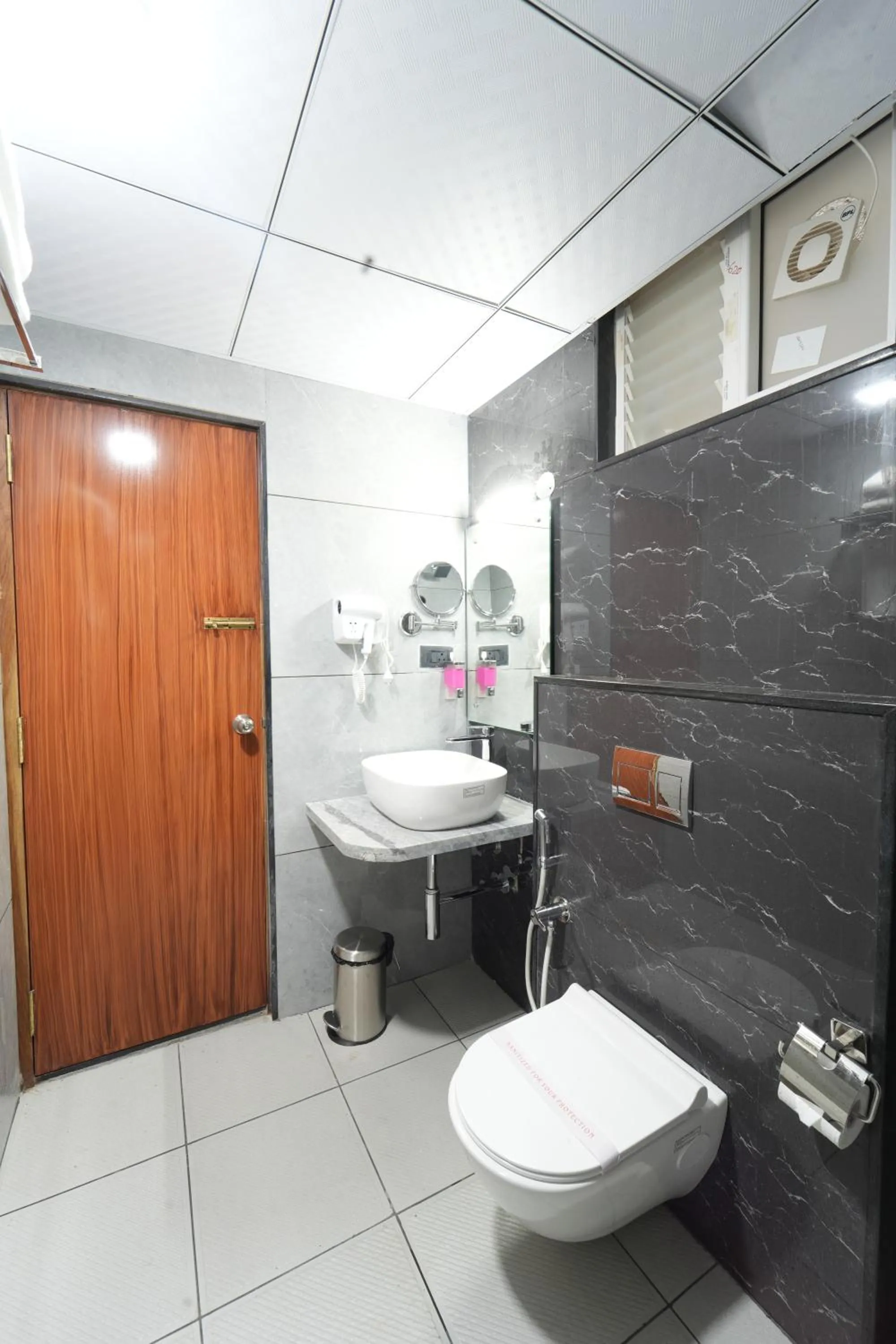 Toilet in VOVO Boutique Hotel