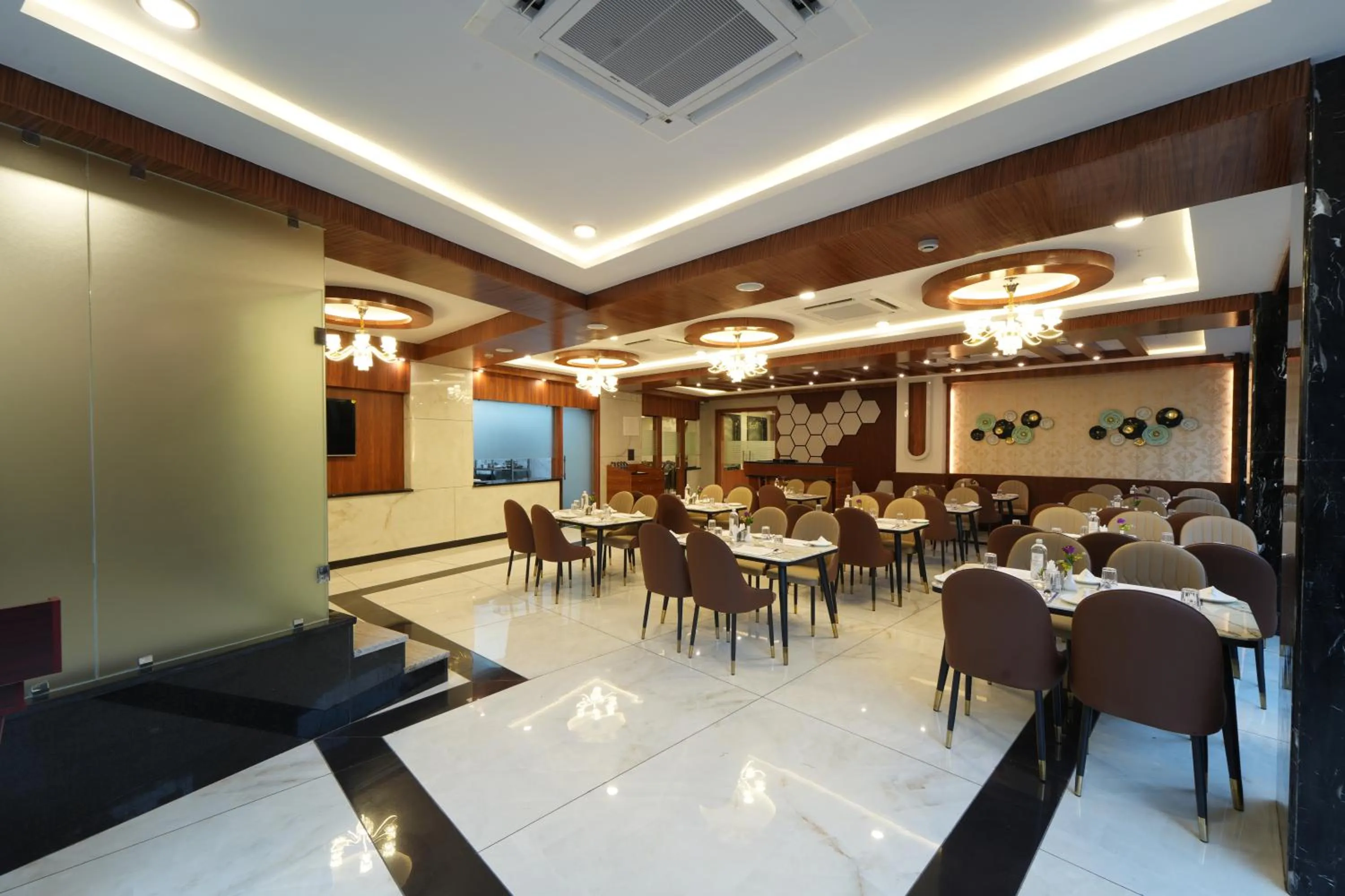 Restaurant/places to eat in VOVO Boutique Hotel